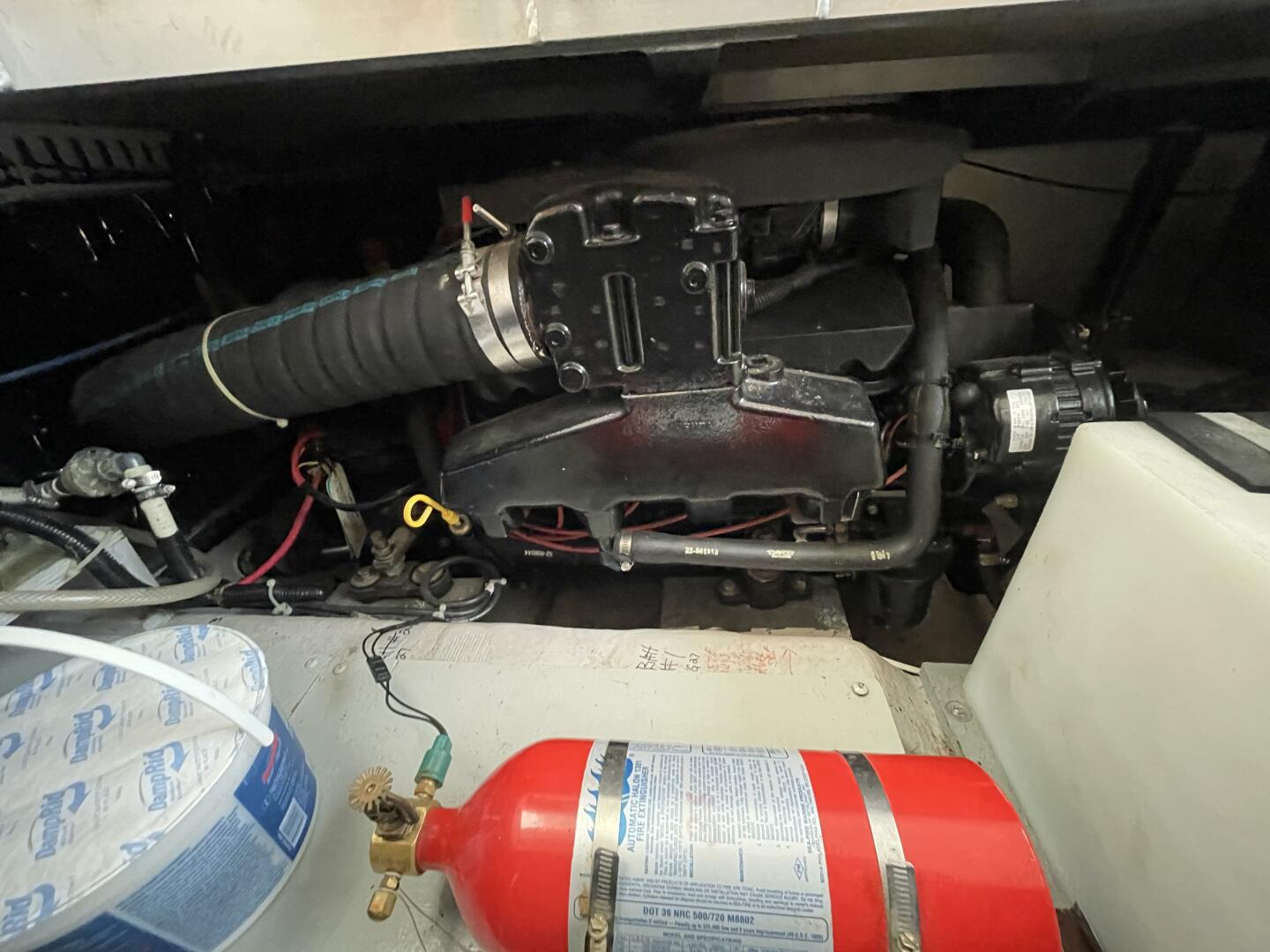 Slide: The Image of Carver 400 Cockpit Motor Yacht 1998 - 4901351
