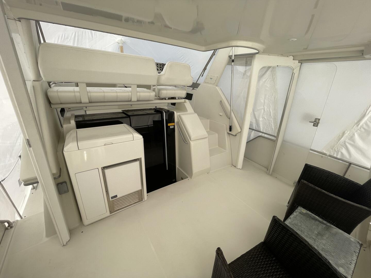 Slide: The Image of Carver 400 Cockpit Motor Yacht 1998 - 4901288