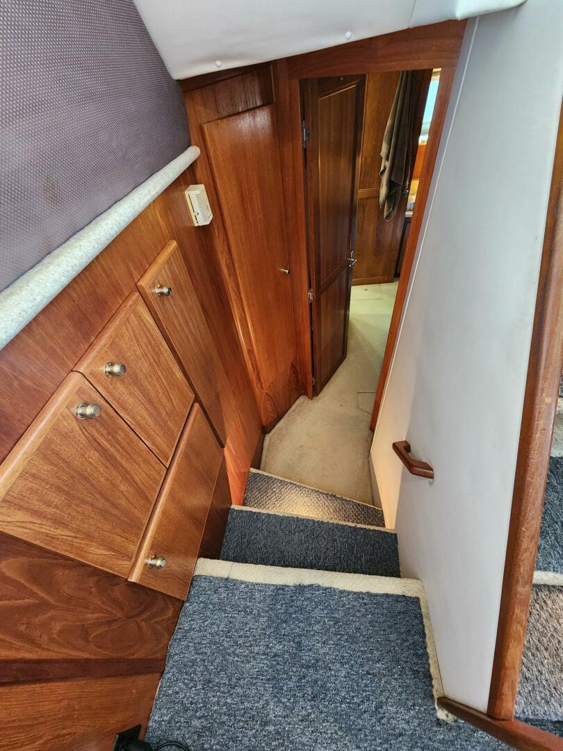 Slide: The Image of Carver 406 Aft Cabin Motor Yacht 2000 - 4996693