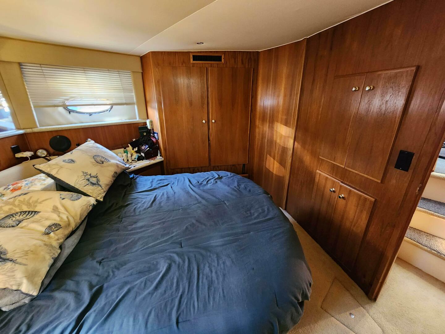 Slide: The Image of Carver 406 Aft Cabin Motor Yacht 2000 - 4996702