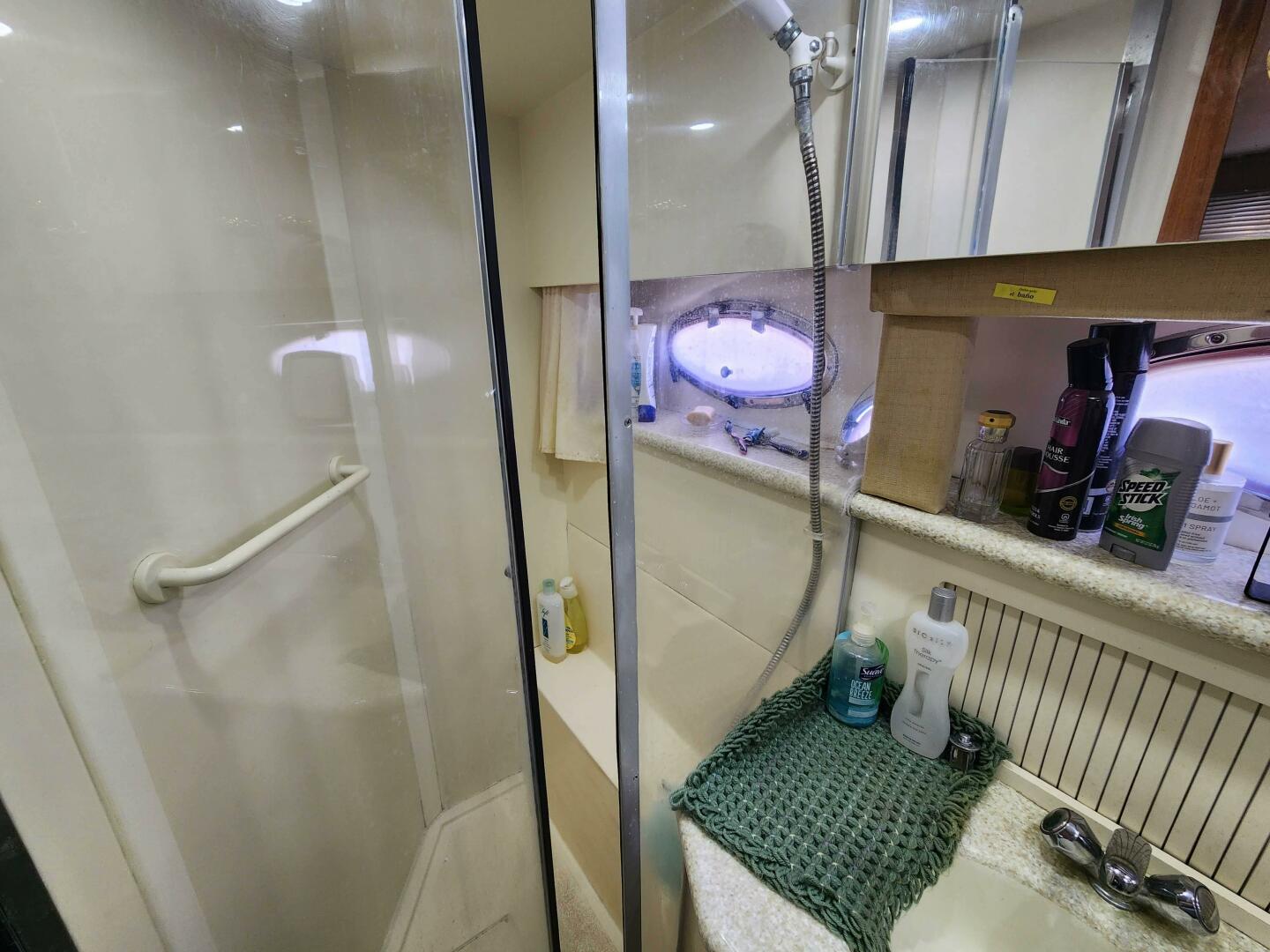 Slide: The Image of Carver 406 Aft Cabin Motor Yacht 2000 - 4996698