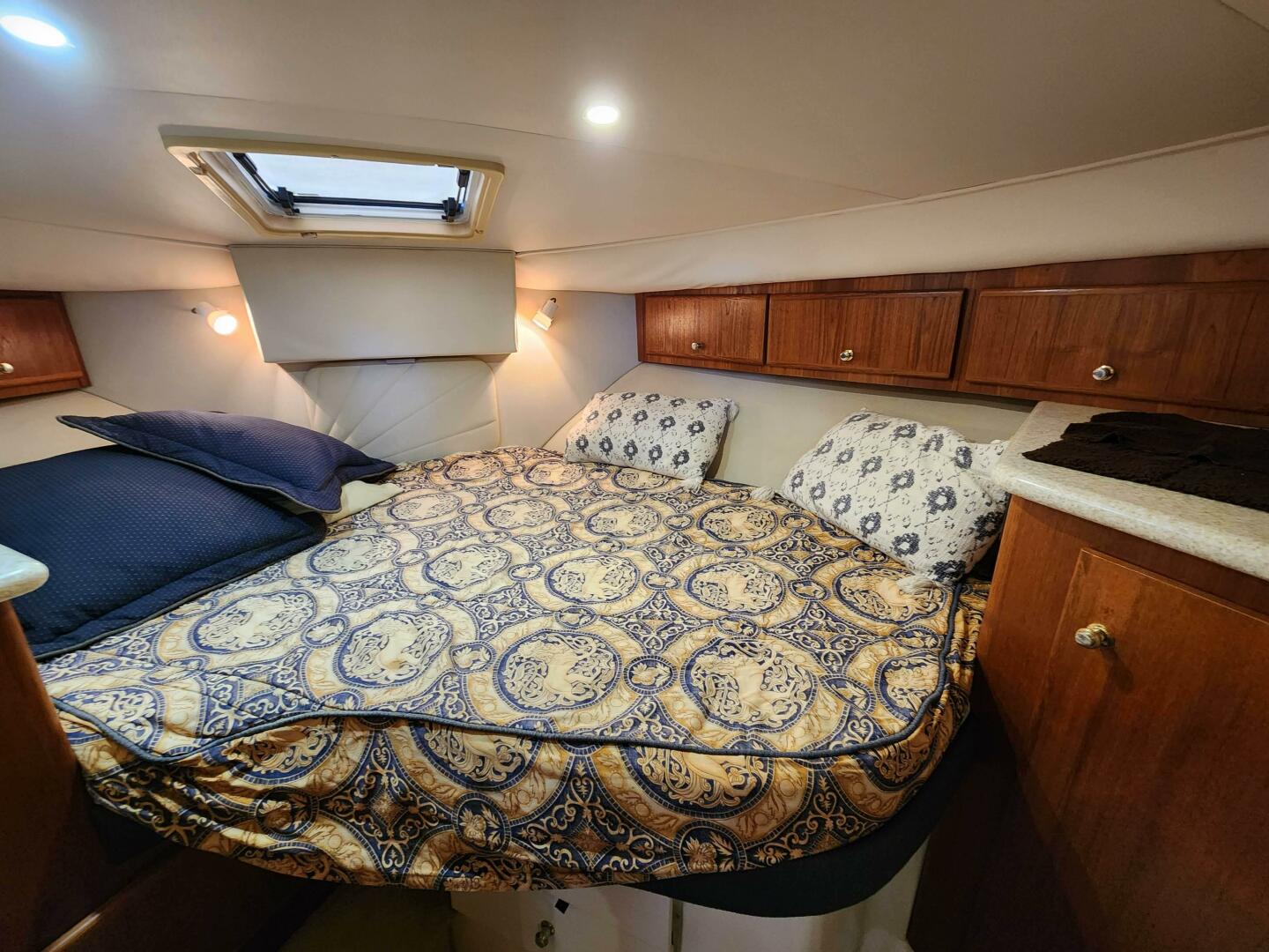 Slide: The Image of Carver 406 Aft Cabin Motor Yacht 2000 - 4996704