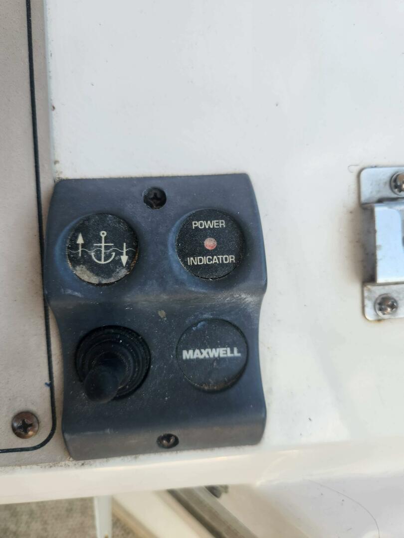 Slide: The Image of Carver 406 Aft Cabin Motor Yacht 2000 - 4996718