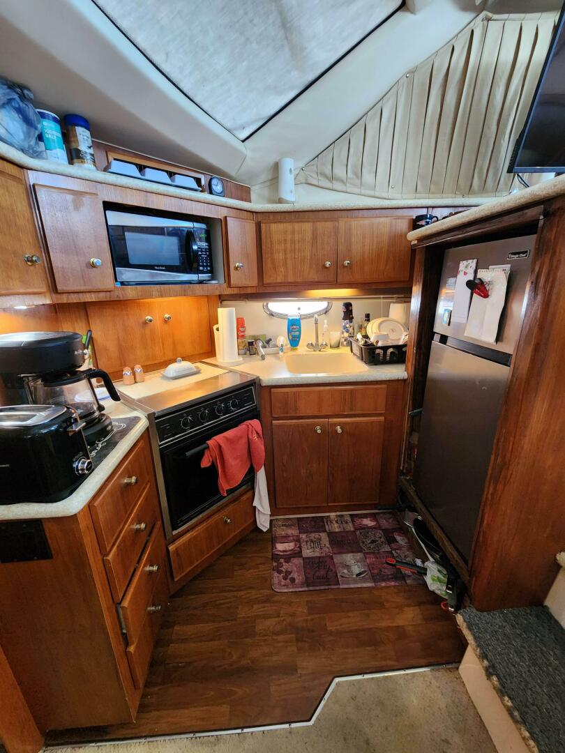 Slide: The Image of Carver 406 Aft Cabin Motor Yacht 2000 - 4996701