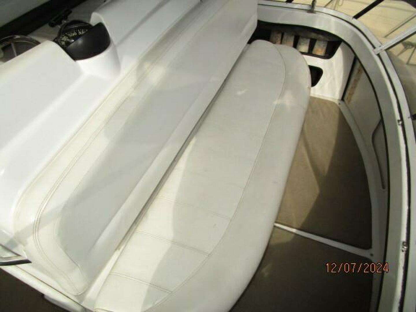 Slide: The Image of 40' Carver flybridge forward seating - 4876698