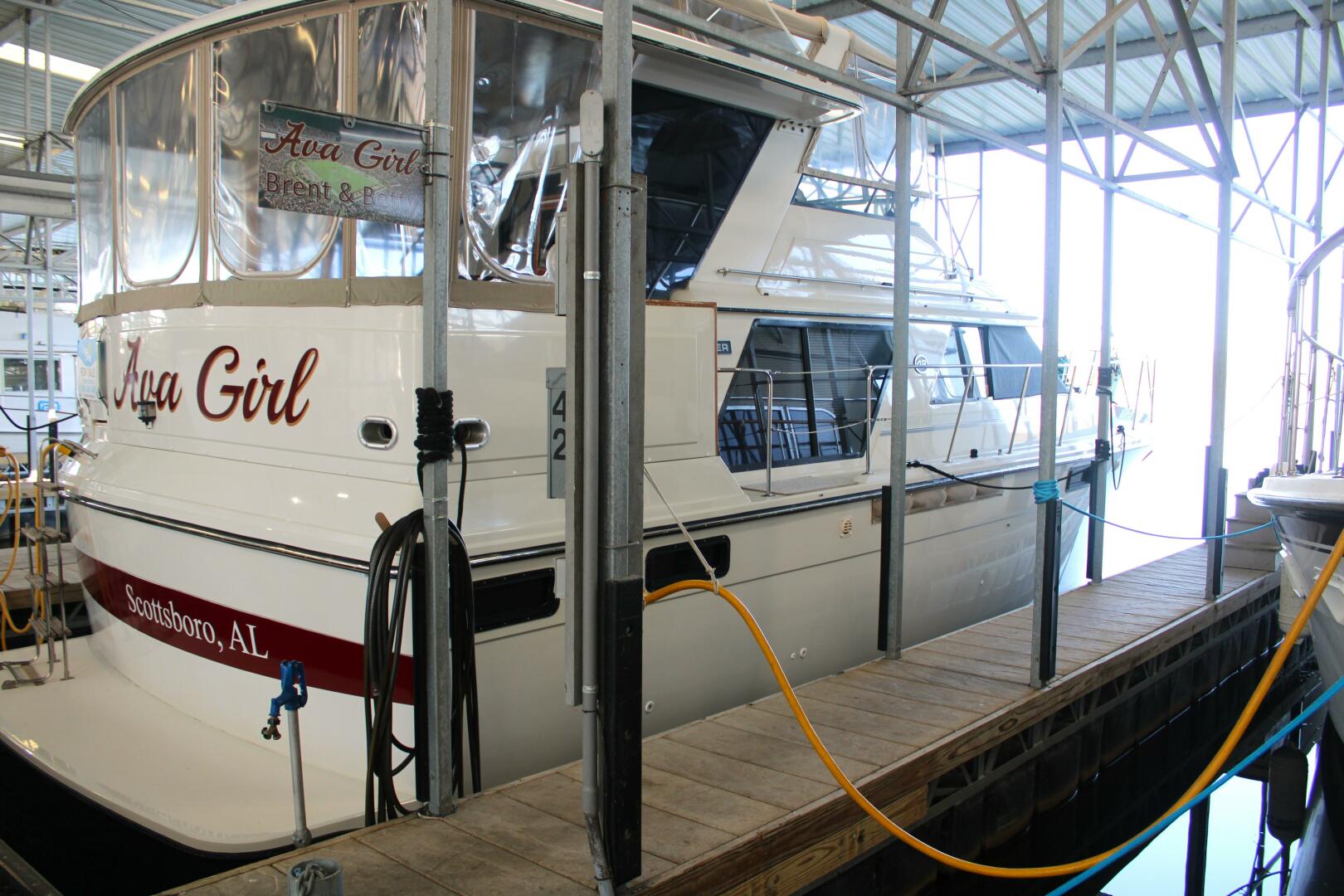 Slide: The Image of Carver 4207 - Starboard Side View - 5074080