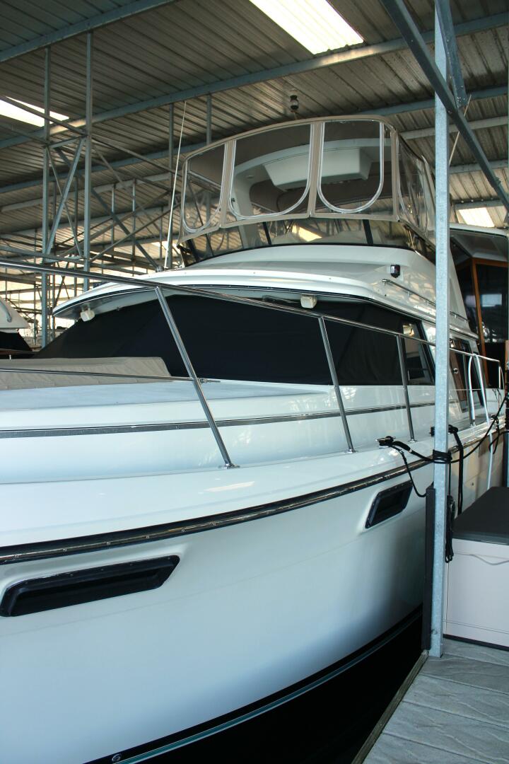 Slide: The Image of Carver 4207 - Port Side View - 5074076