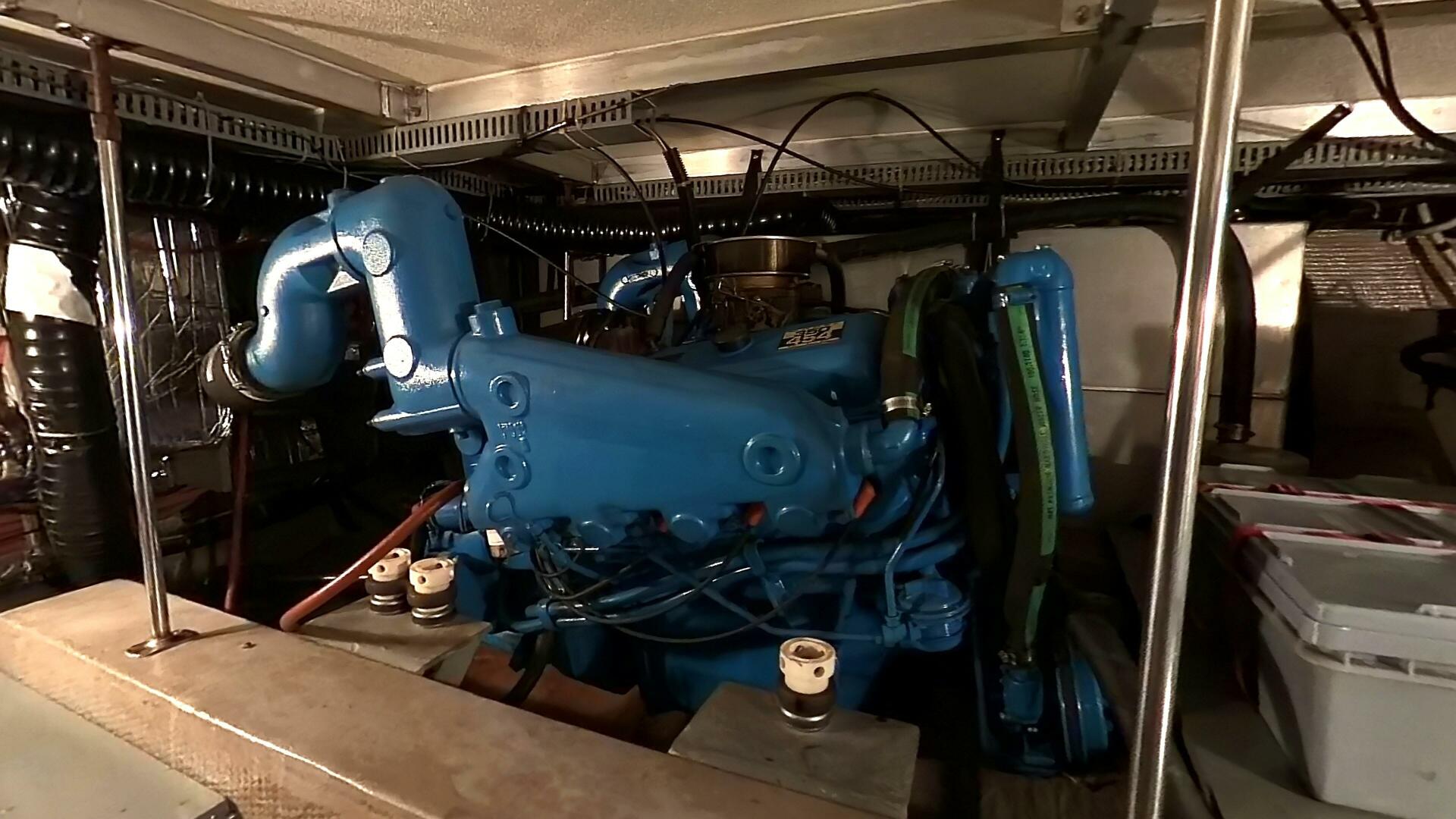 Slide: The Image of Carver 4207 - Port Engine - 5074086