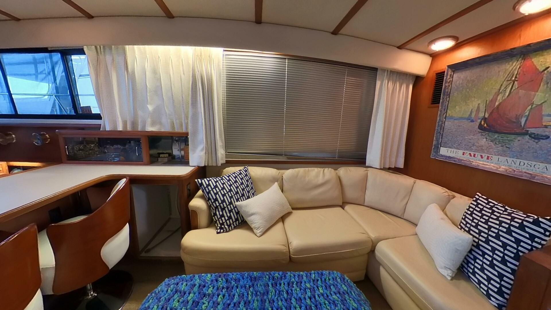 Slide: The Image of Carver 4207 - Salon Starboard Side - 5074089