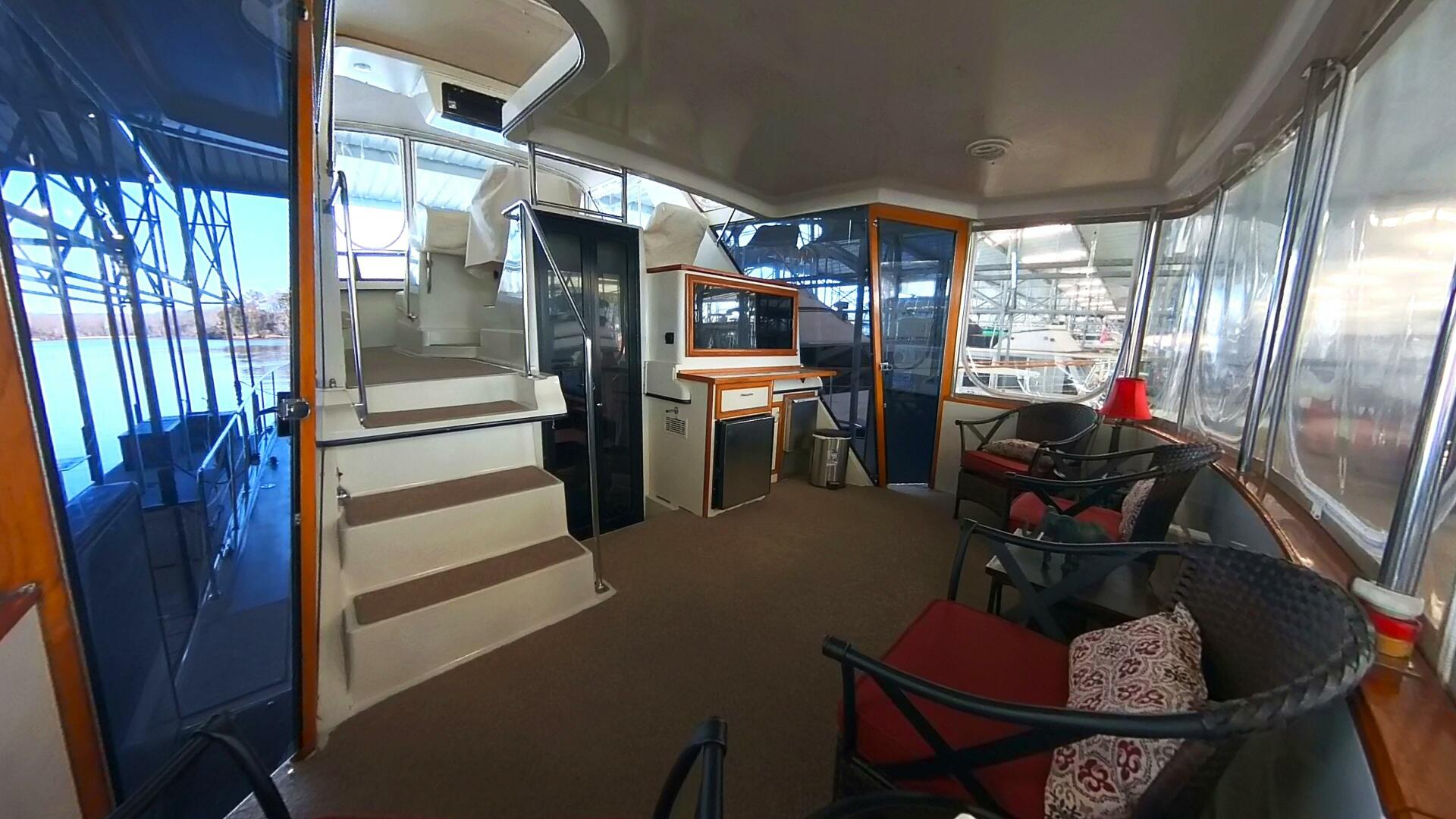 Slide: The Image of Carver 4207 - Aft Deck - 5074092