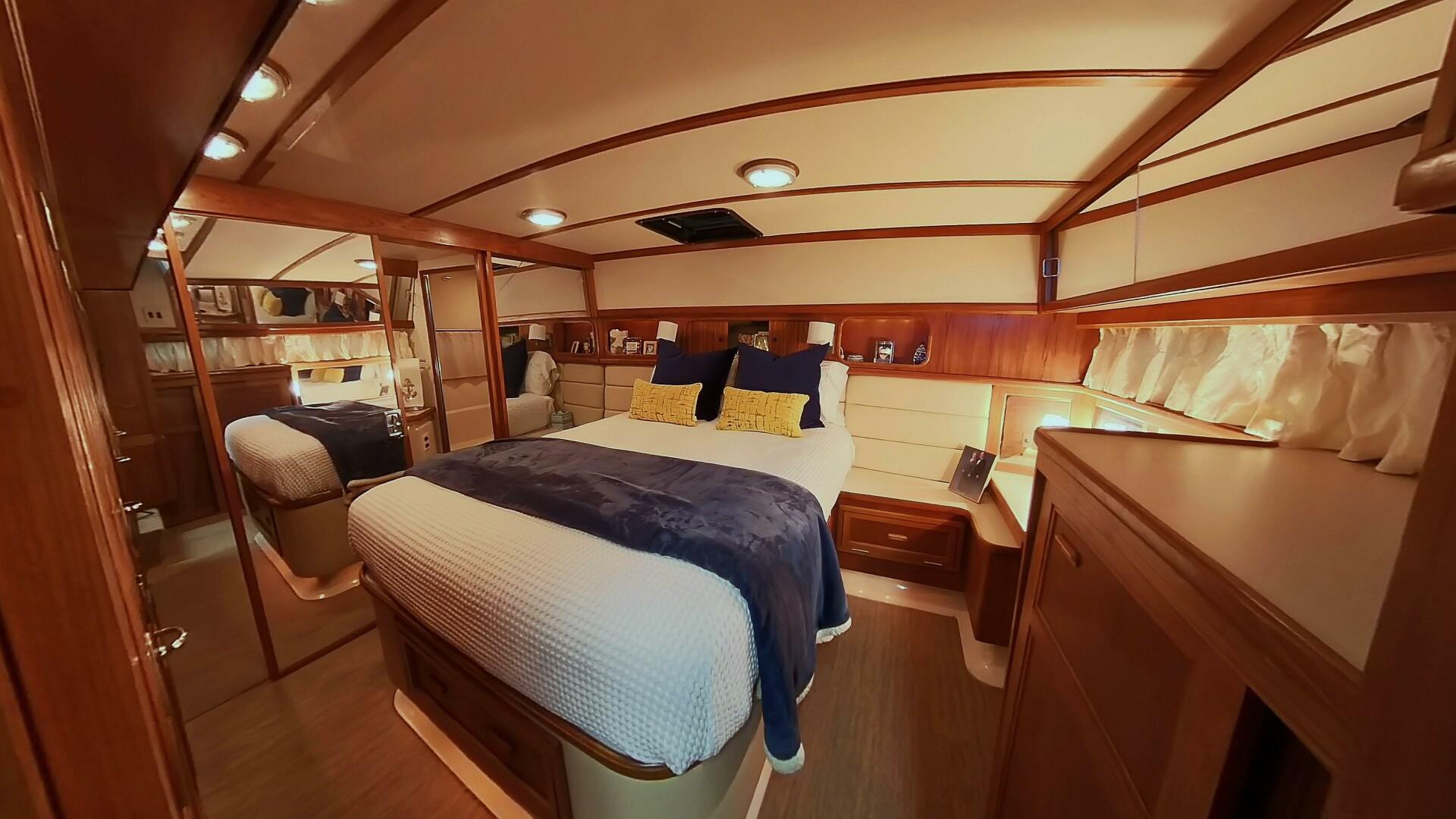Slide: The Image of Carver 4207 - Master Stateroom - 5074096