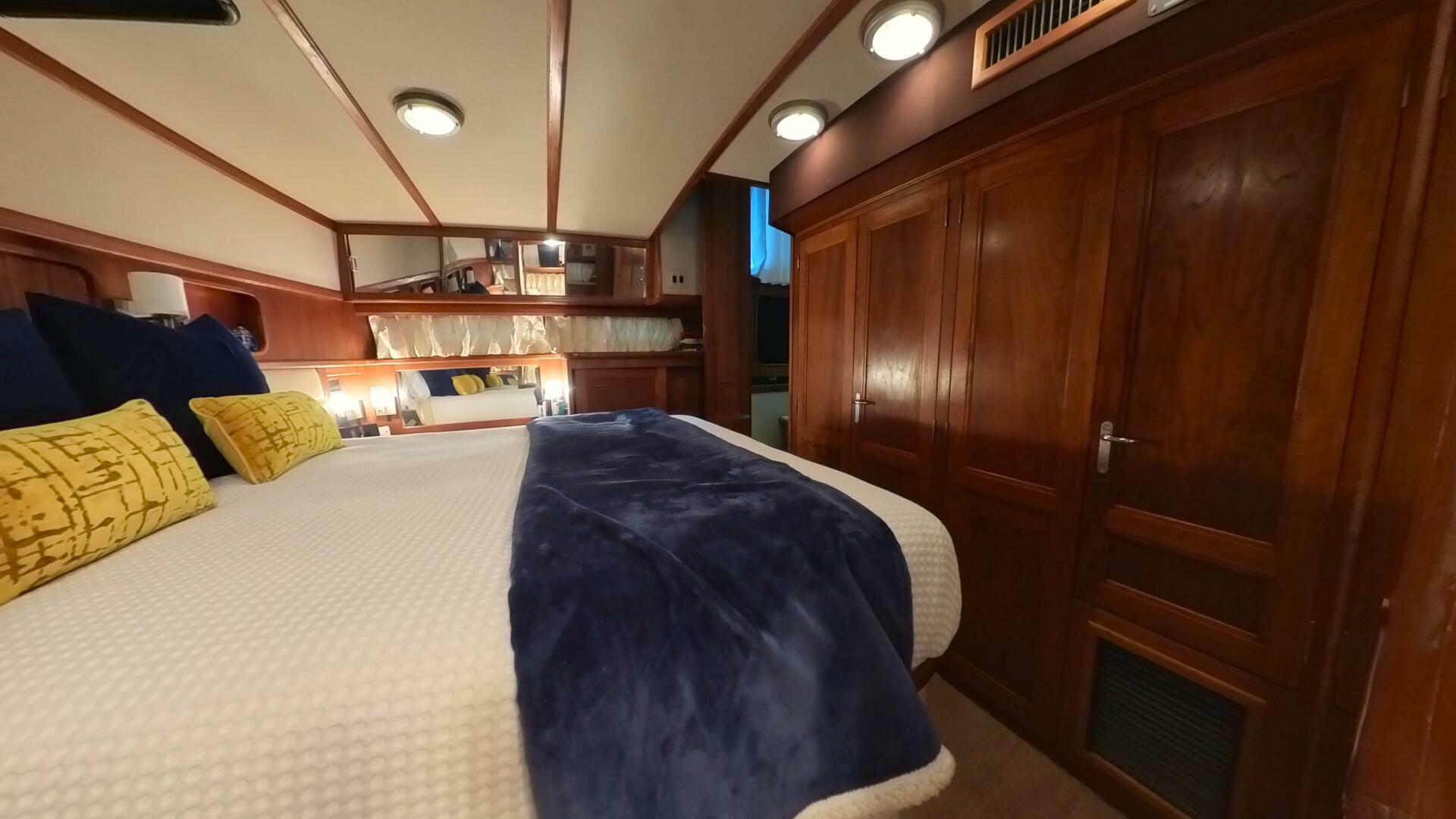 Slide: The Image of Carver 4207 - Master Stateroom - 5074103