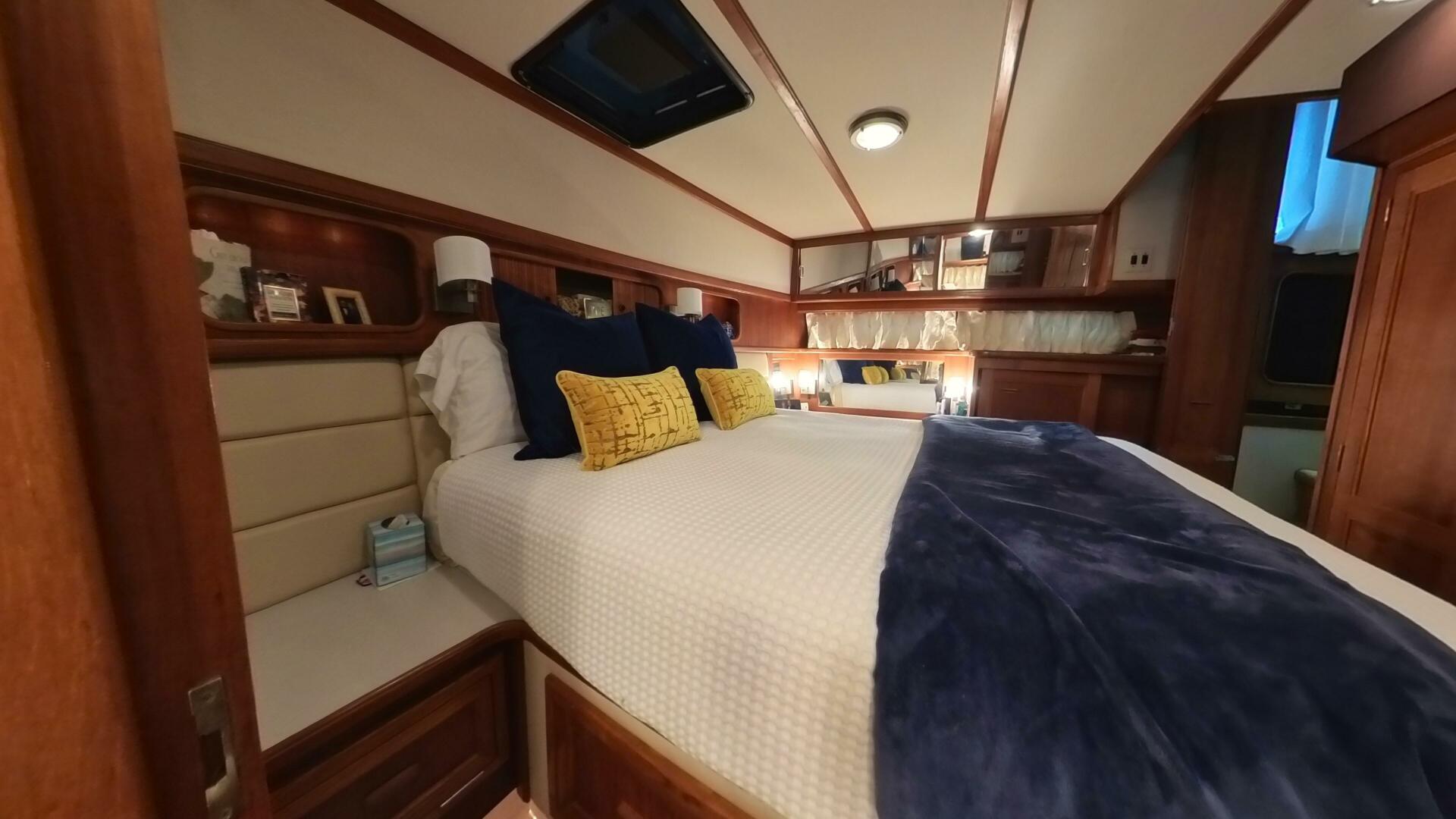 Slide: The Image of Carver 4207 - Master Stateroom - 5074104