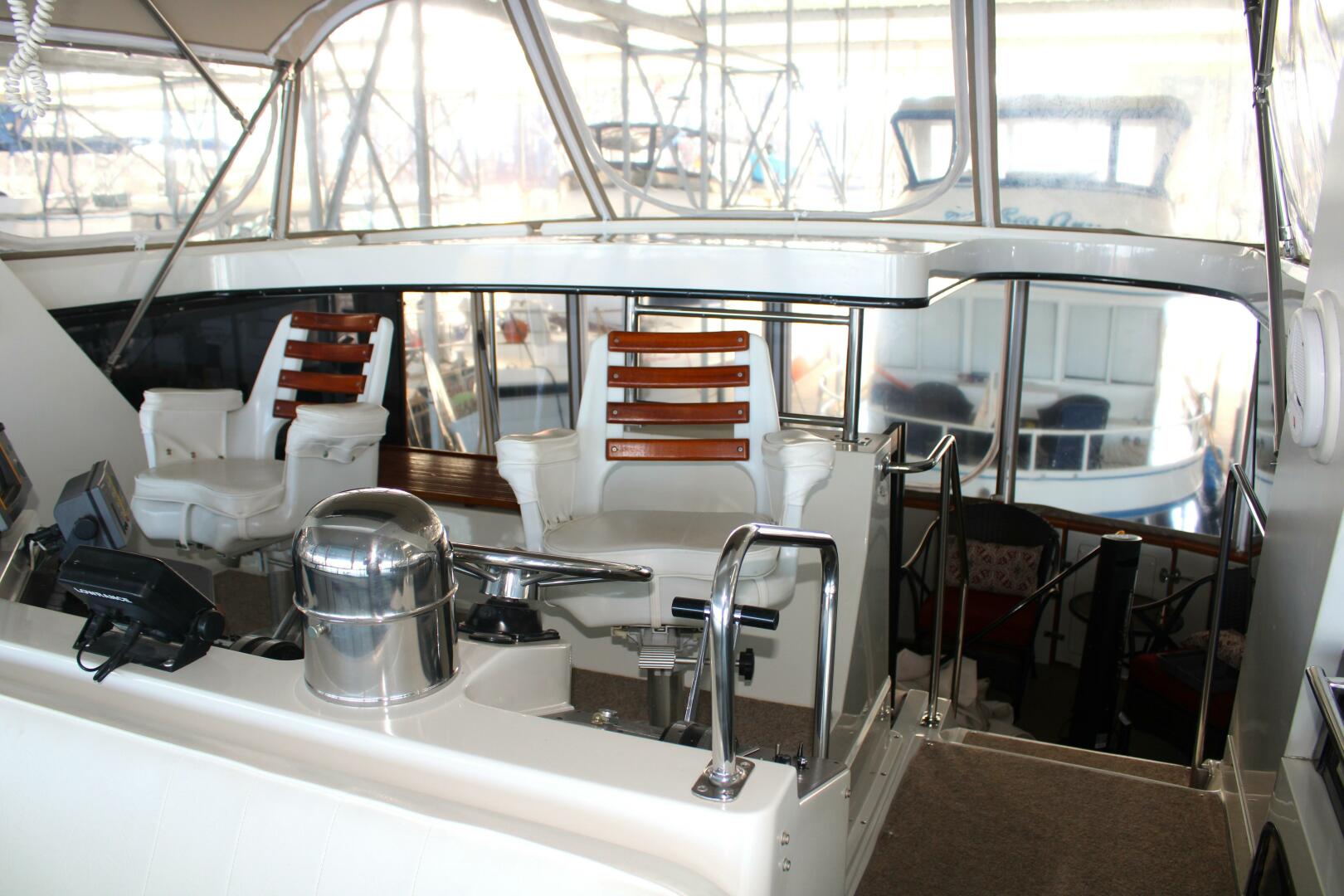 Slide: The Image of Carver 4207 - Helm with Seating - 5074084