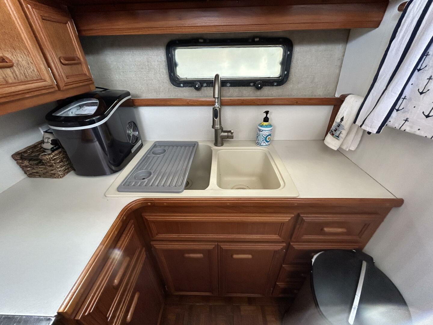 Slide: The Image of Double Sink/Icemaker - 5061125