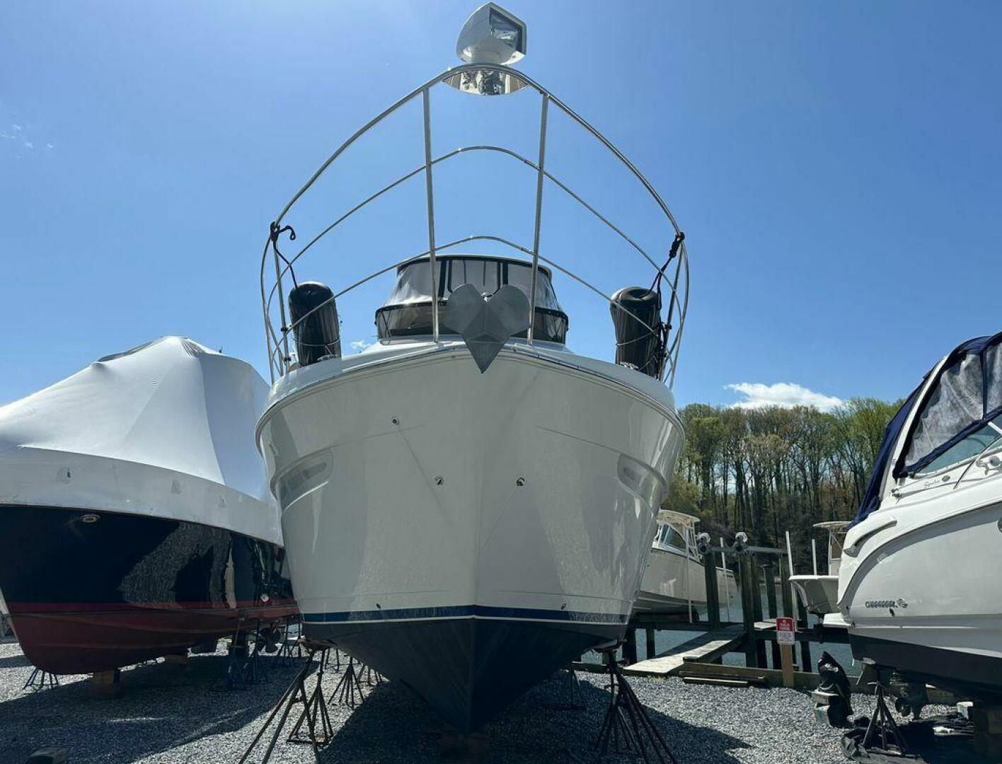 Slide: The Image of Carver 43 Motor Yacht 2007 - 5212099