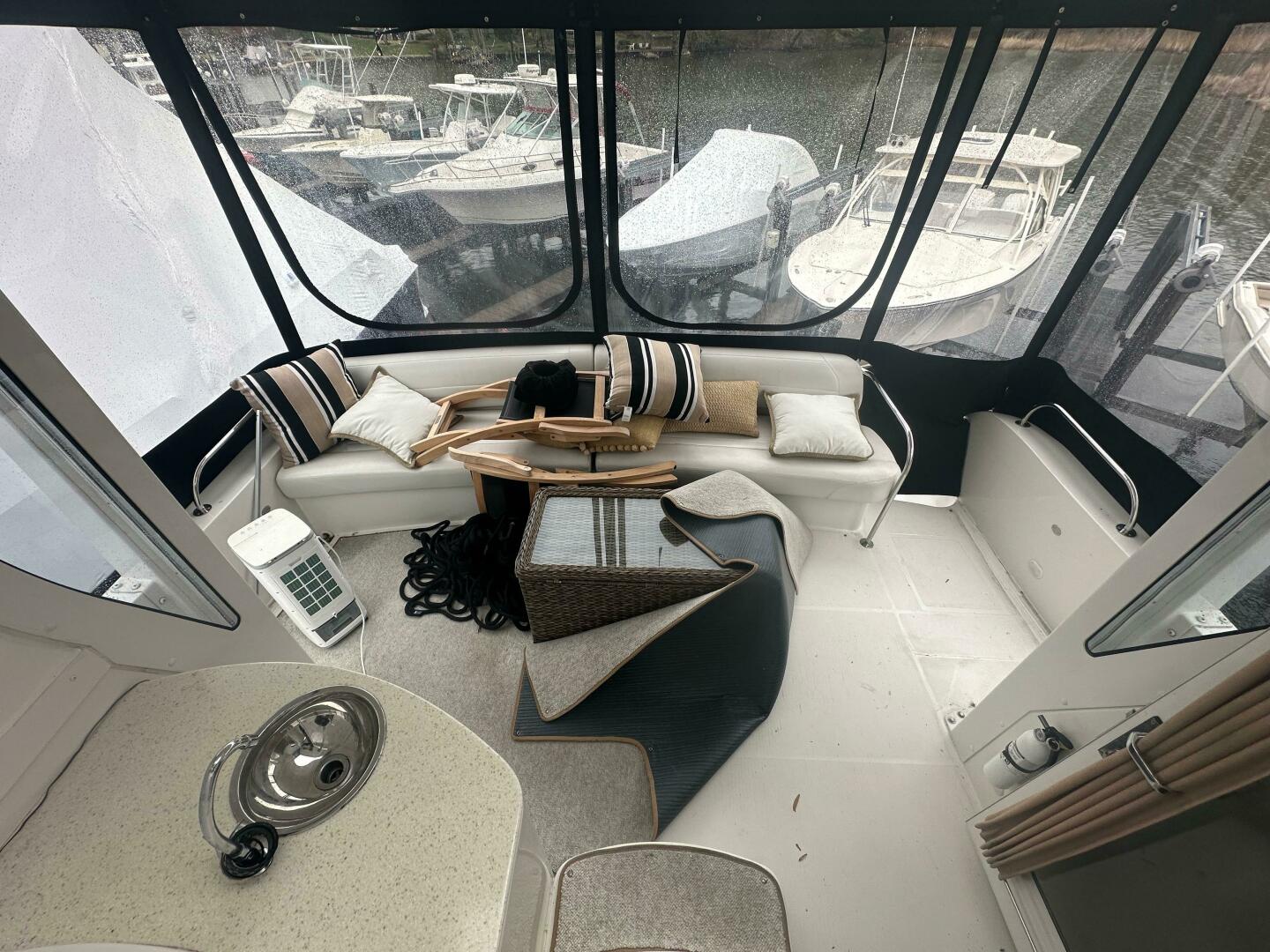 Slide: The Image of Carver 43 Motor Yacht 2007 - 5212116