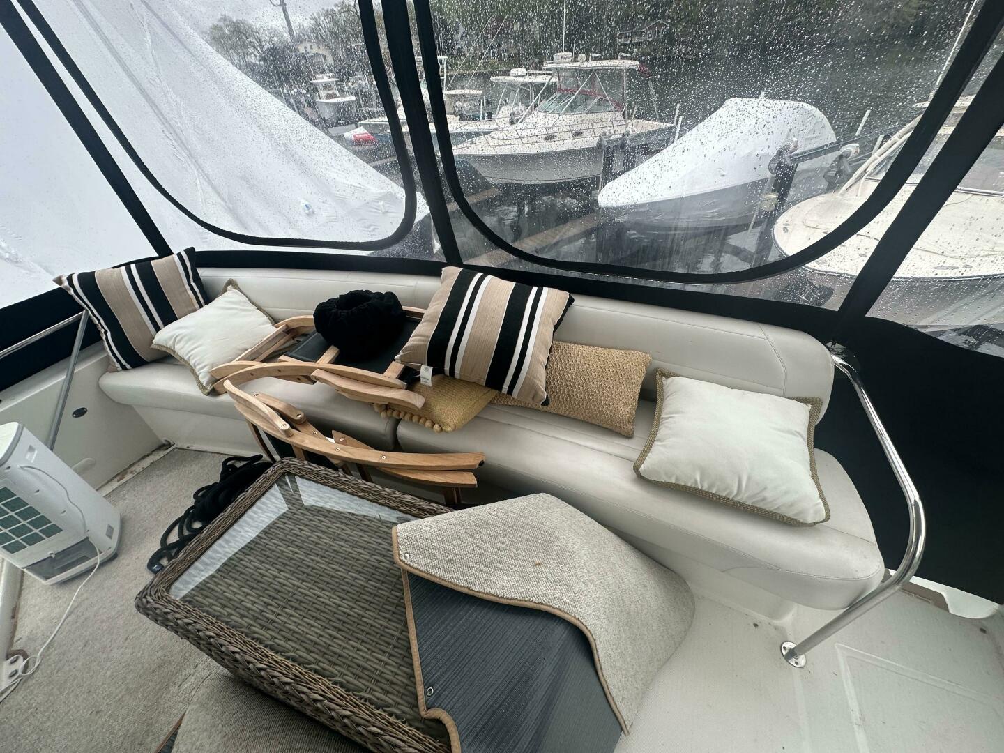 Slide: The Image of Carver 43 Motor Yacht 2007 - 5212119
