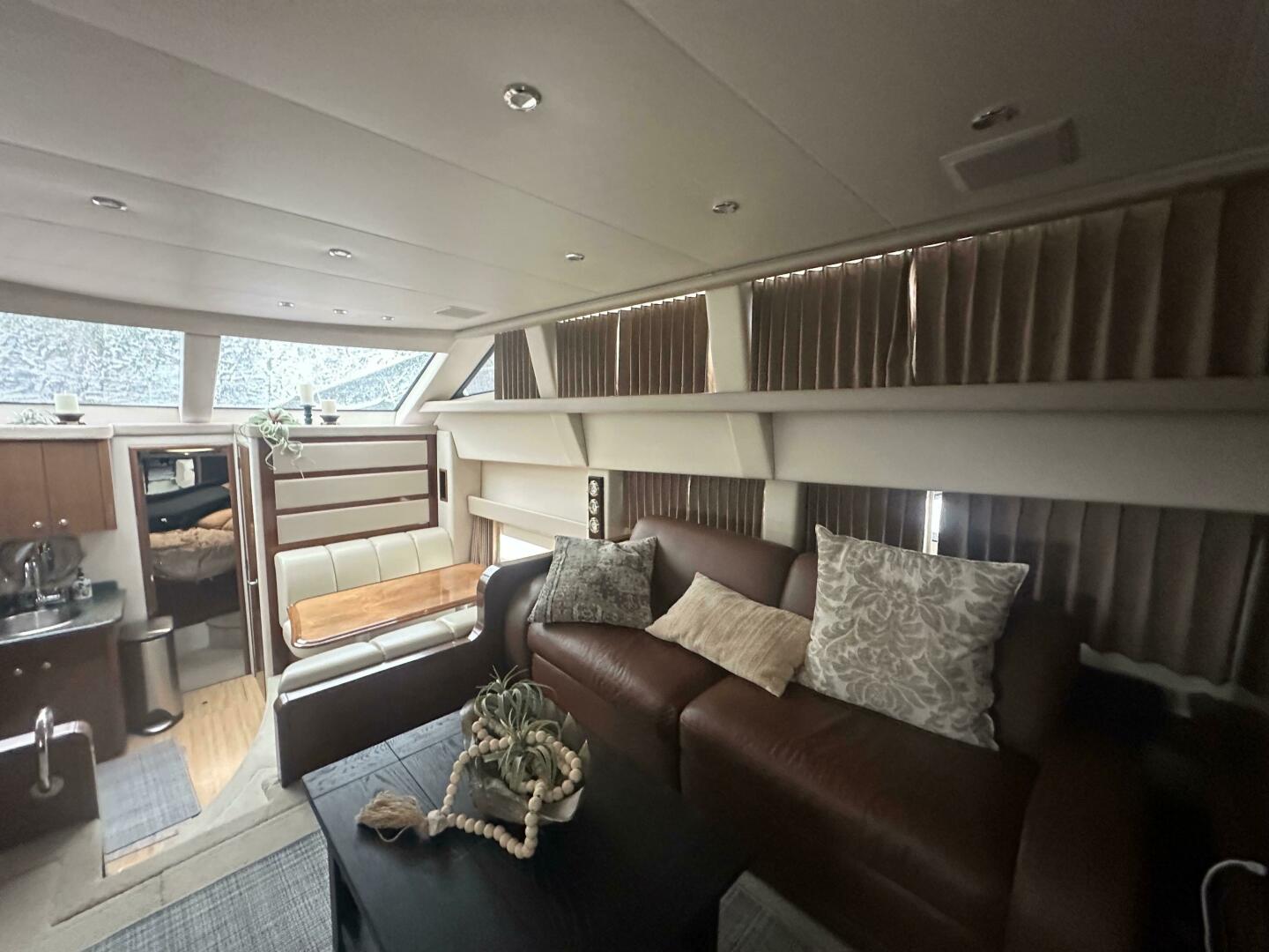 Slide: The Image of Carver 43 Motor Yacht 2007 - 5212123