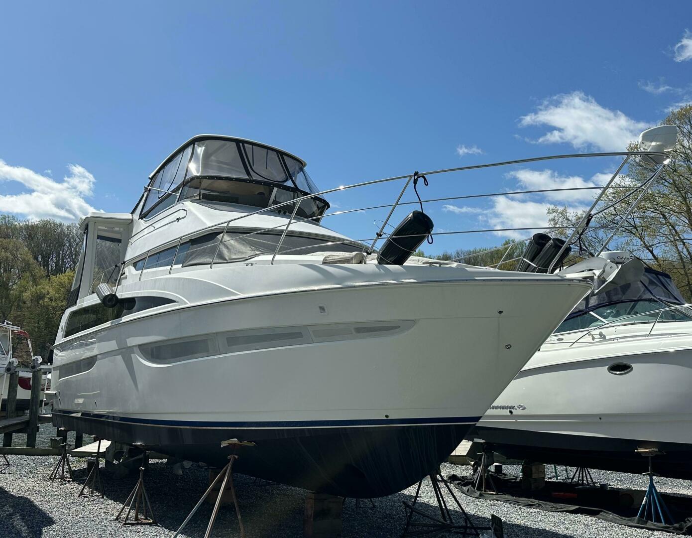 Slide: The Image of Carver 43 Motor Yacht 2007 - 5212100