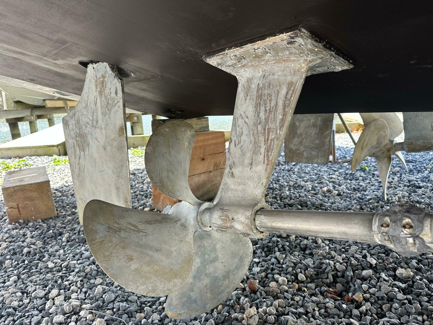 Slide: The Image of Carver 43 Motor Yacht 2007 - 5212255