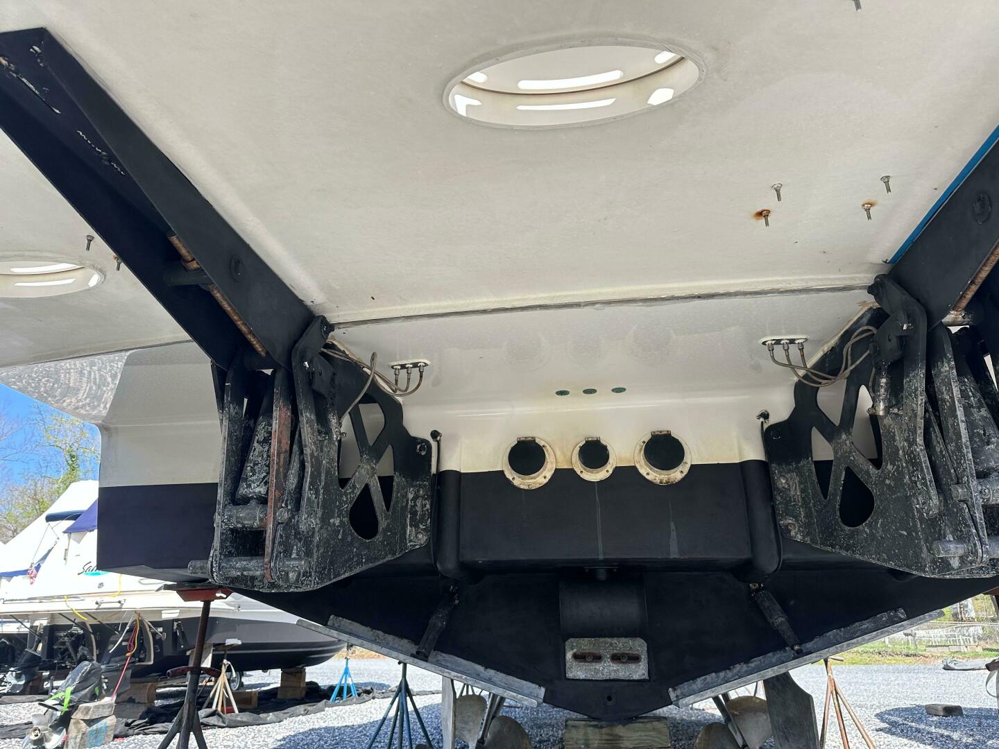 Slide: The Image of Carver 43 Motor Yacht 2007 - 5212264