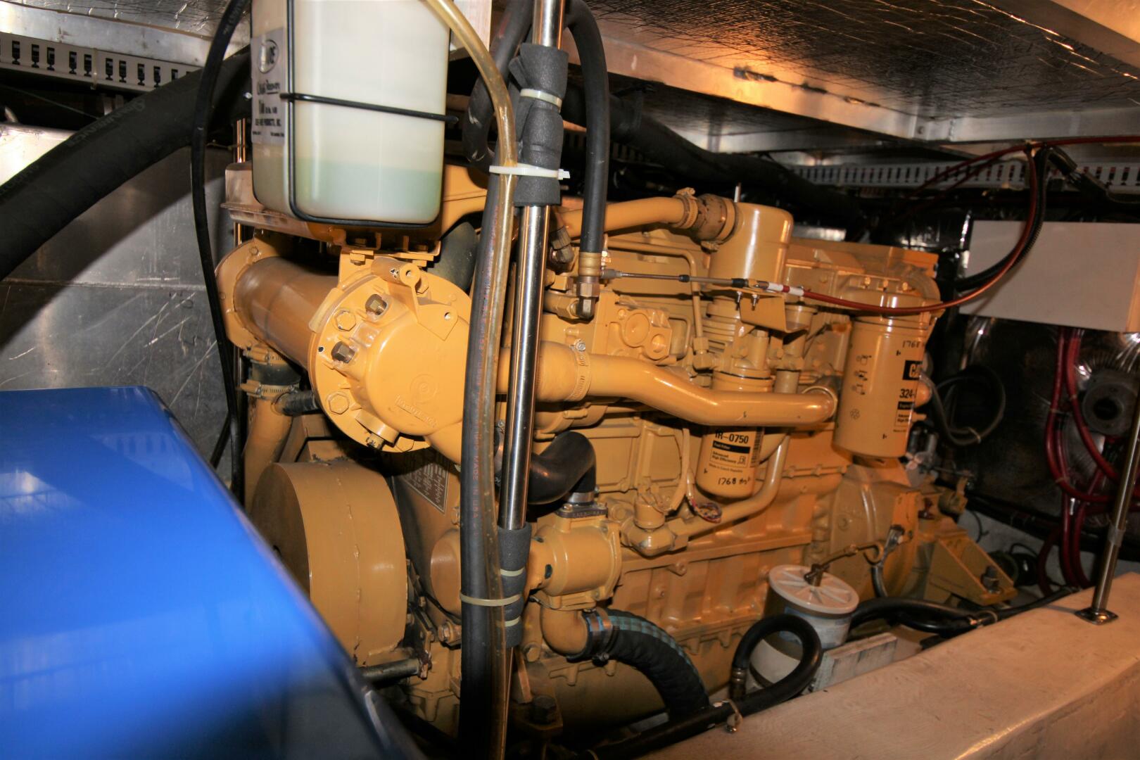 Slide: The Image of Carver 440 Aft Cabin Motoryacht 1994 - 5181722