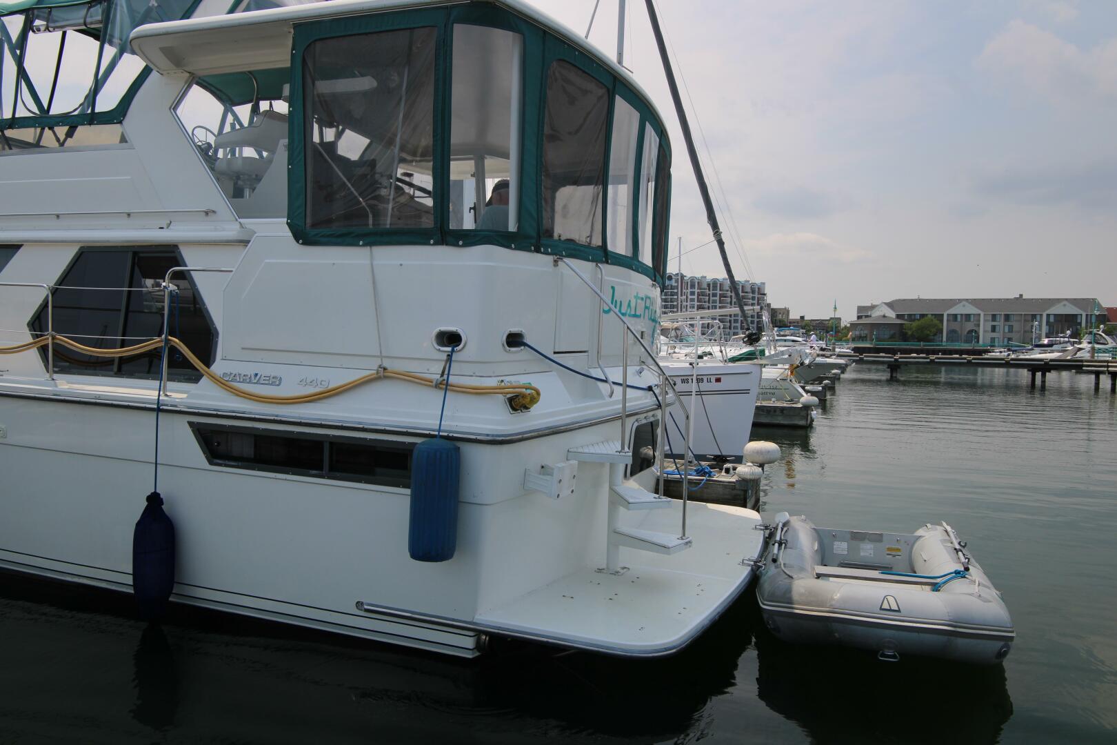 Slide: The Image of Carver 440 Aft Cabin Motoryacht 1994 - 5181693