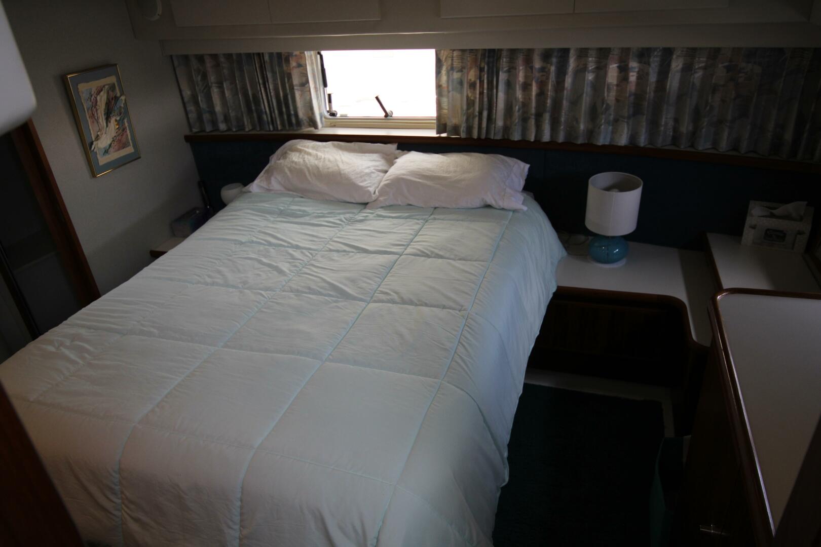 Slide: The Image of Carver 440 Aft Cabin Motoryacht 1994 - 5181739