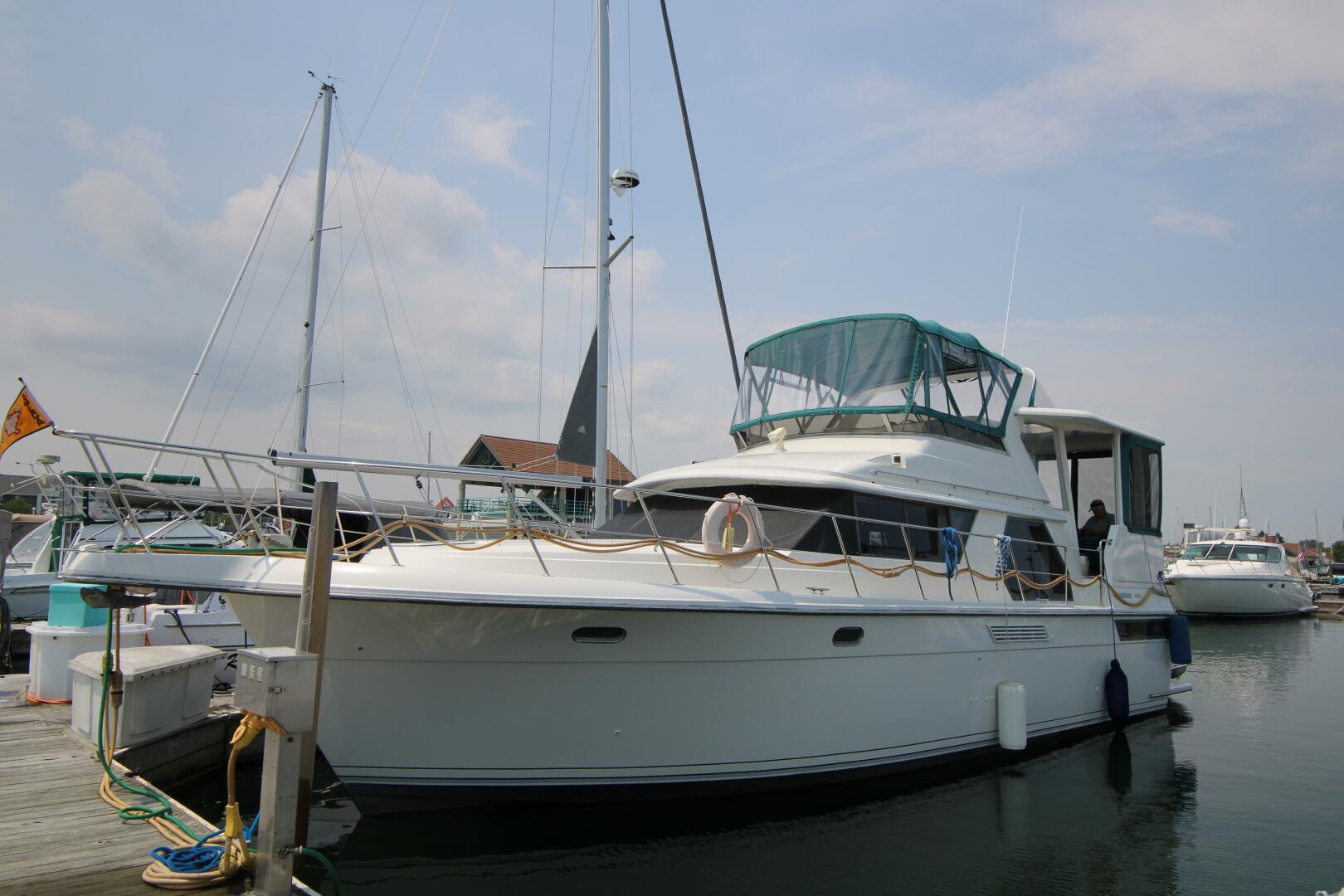 Slide: The Image of Carver 440 Aft Cabin Motoryacht 1994 - 5181692