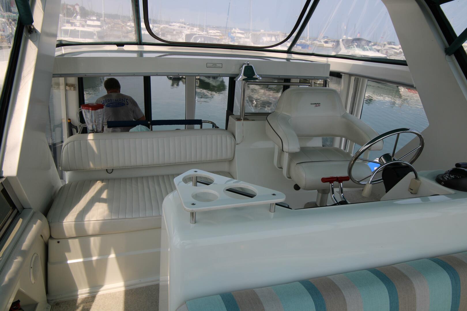 Slide: The Image of Carver 440 Aft Cabin Motoryacht 1994 - 5181699