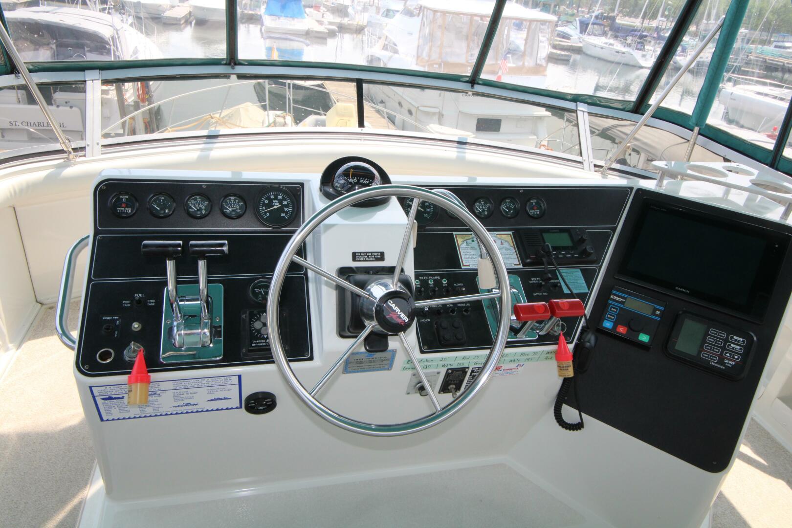 Slide: The Image of Carver 440 Aft Cabin Motoryacht 1994 - 5181700