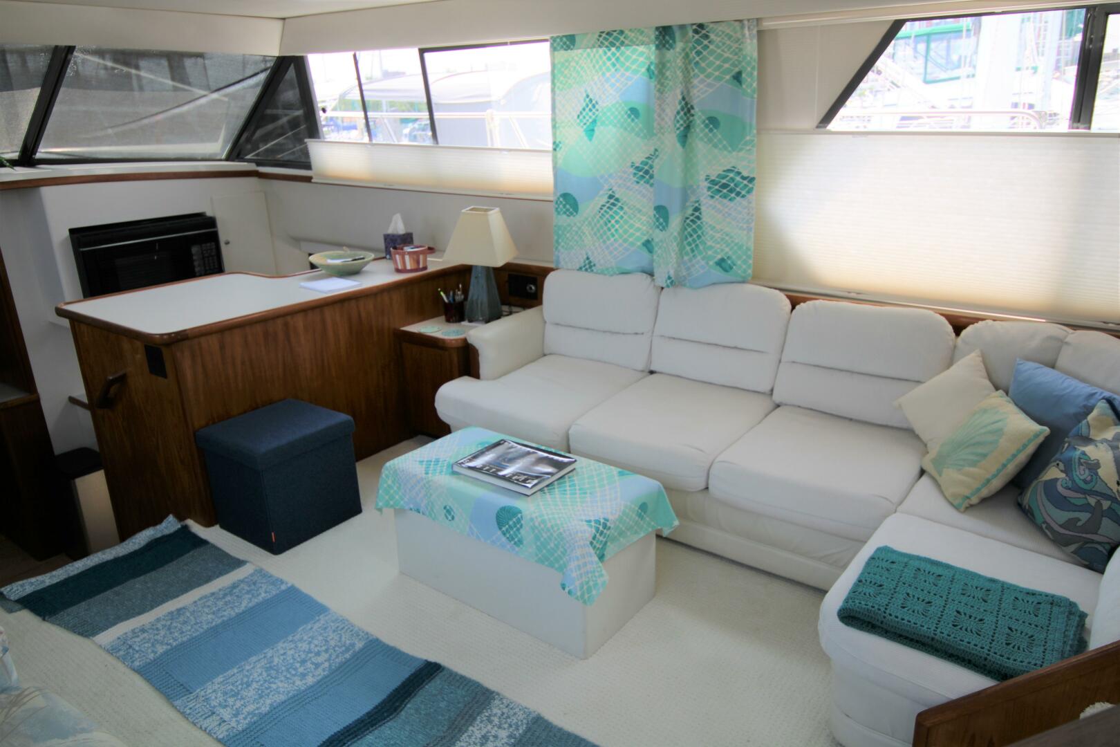 Slide: The Image of Carver 440 Aft Cabin Motoryacht 1994 - 5181704