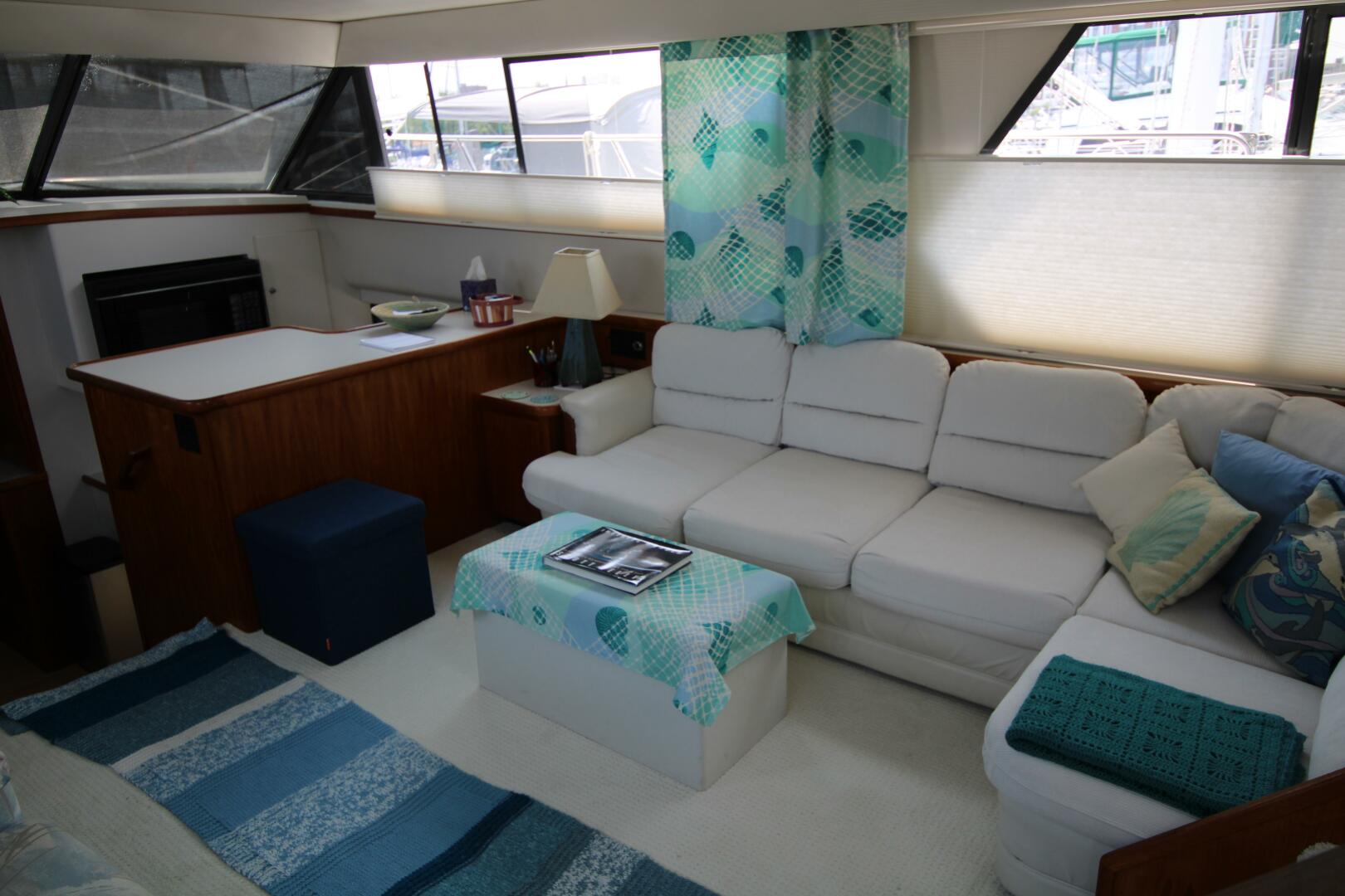 Slide: The Image of Carver 440 Aft Cabin Motoryacht 1994 - 5181705