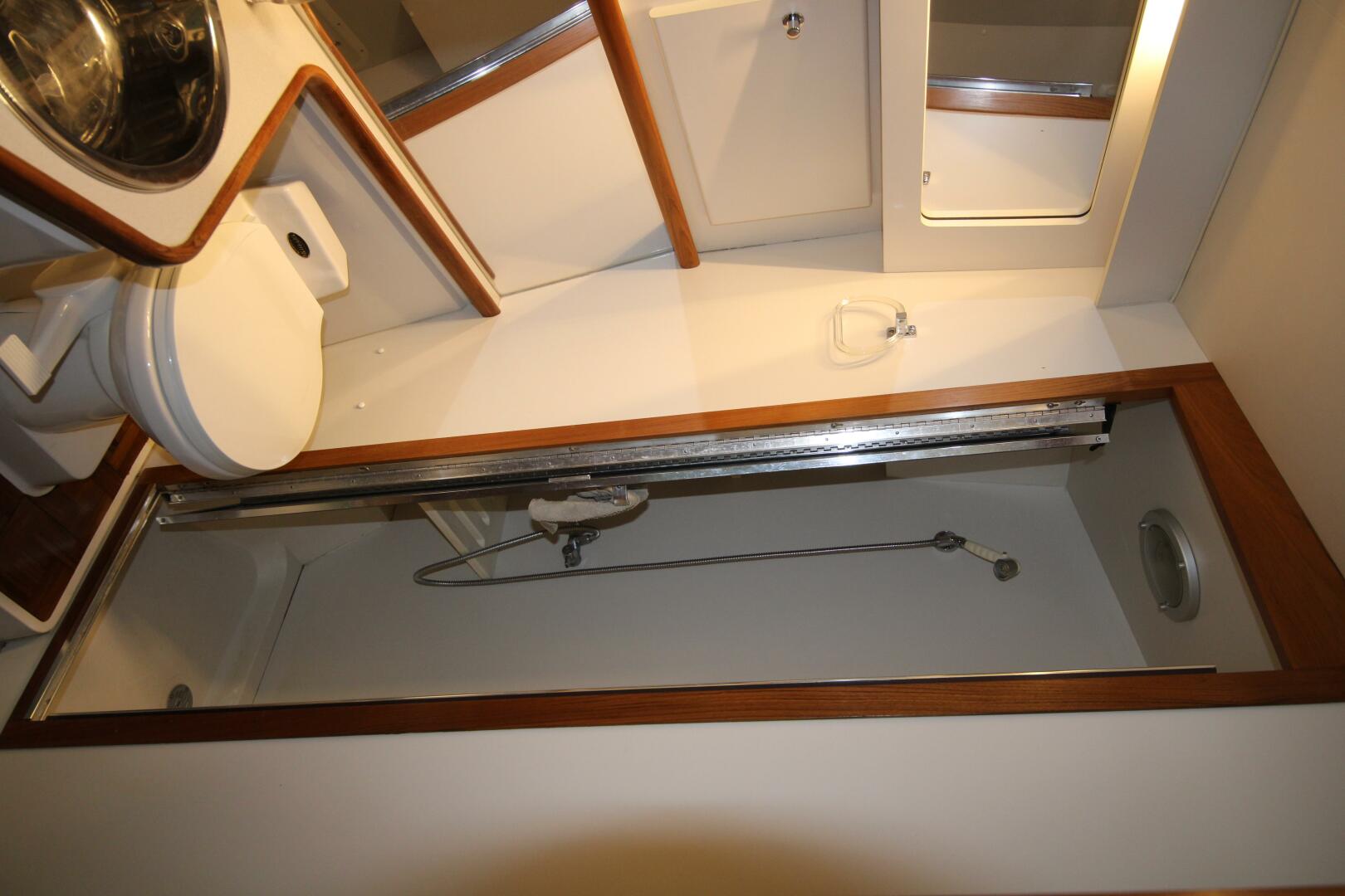 Slide: The Image of Carver 440 Aft Cabin Motoryacht 1994 - 5181718