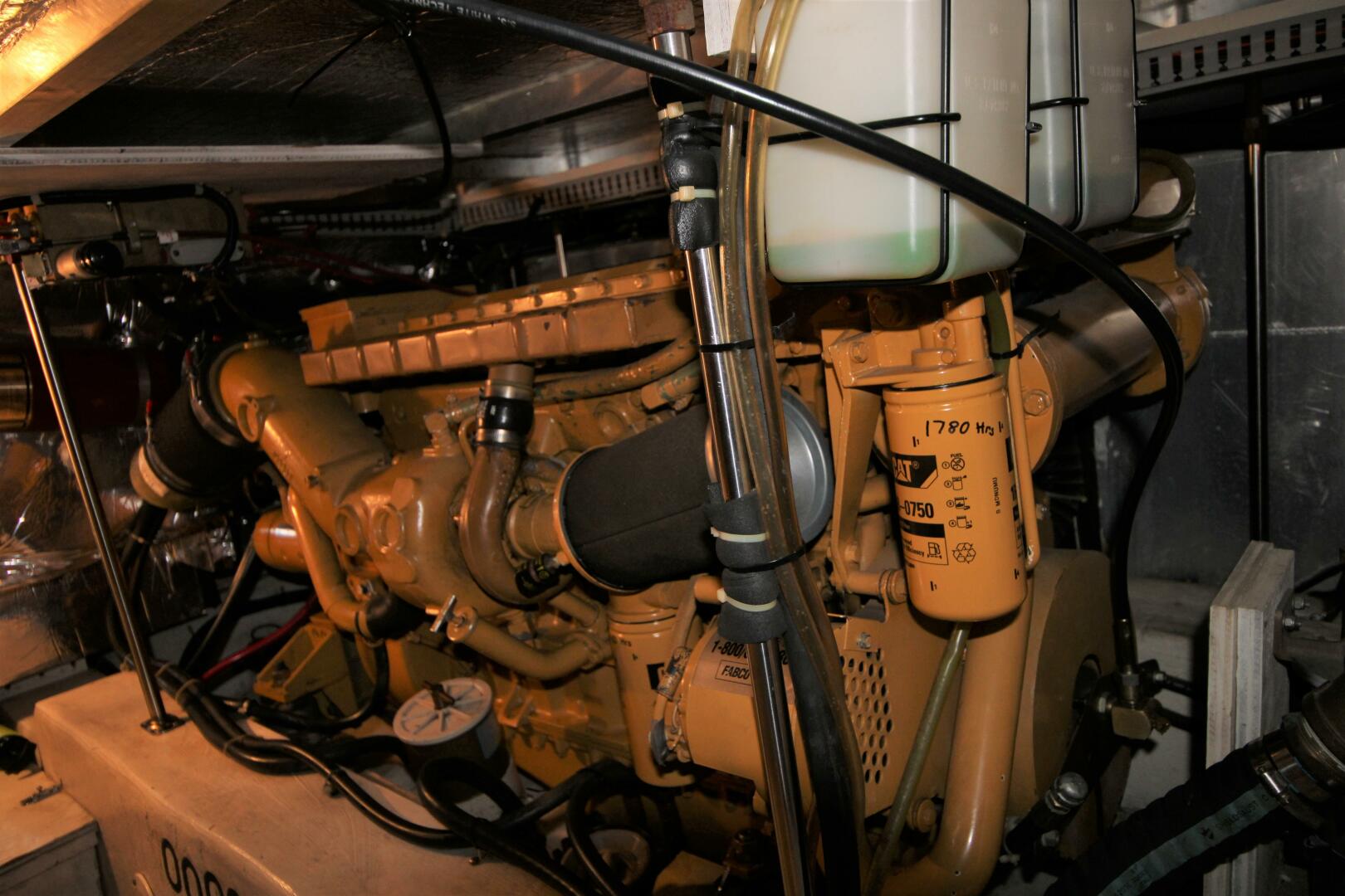 Slide: The Image of Carver 440 Aft Cabin Motoryacht 1994 - 5181724