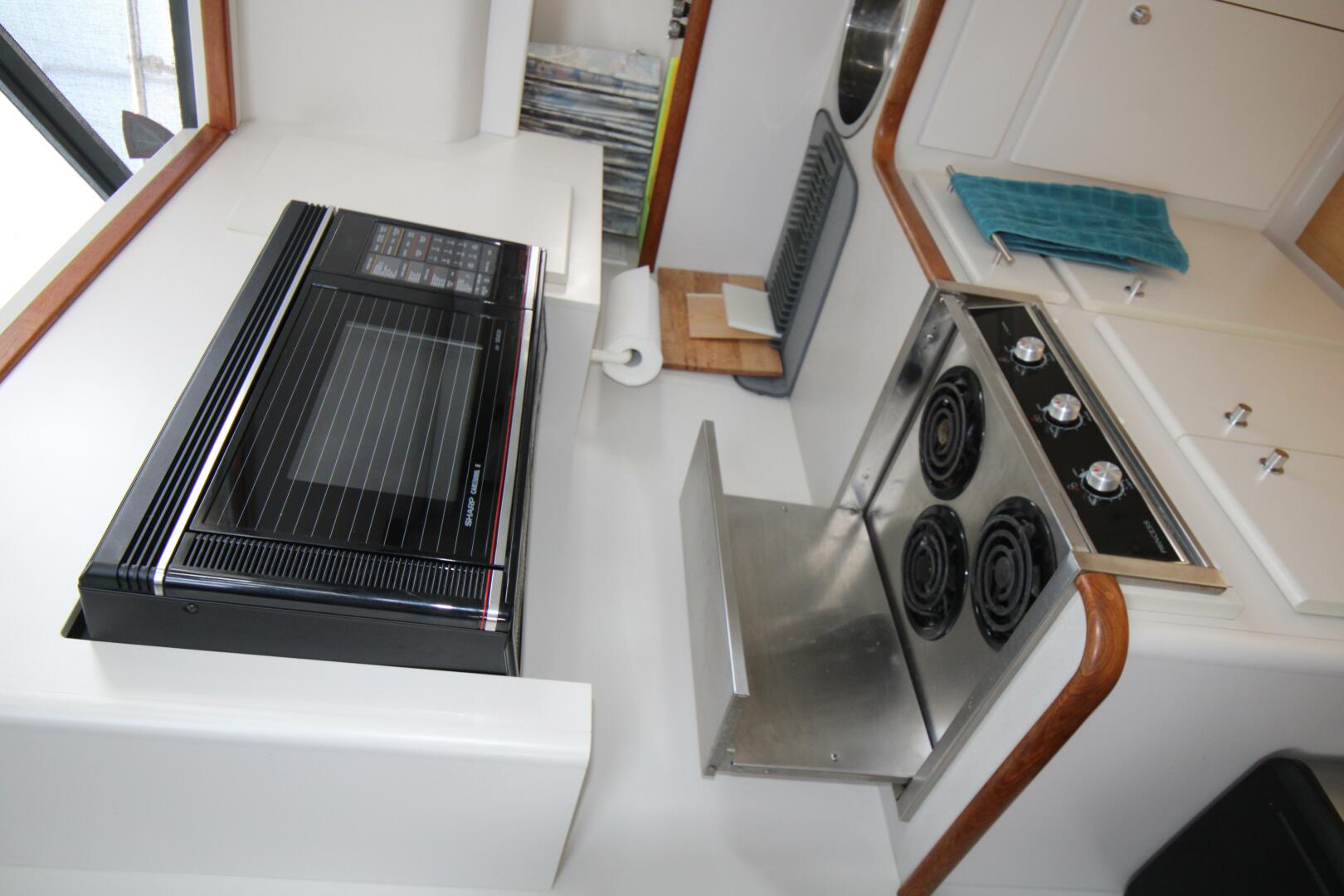 Slide: The Image of Carver 440 Aft Cabin Motoryacht 1994 - 5181731