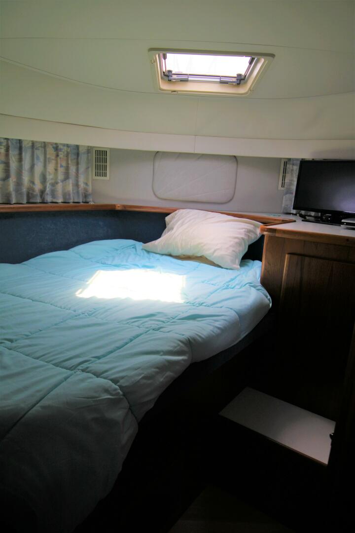 Slide: The Image of Carver 440 Aft Cabin Motoryacht 1994 - 5181732