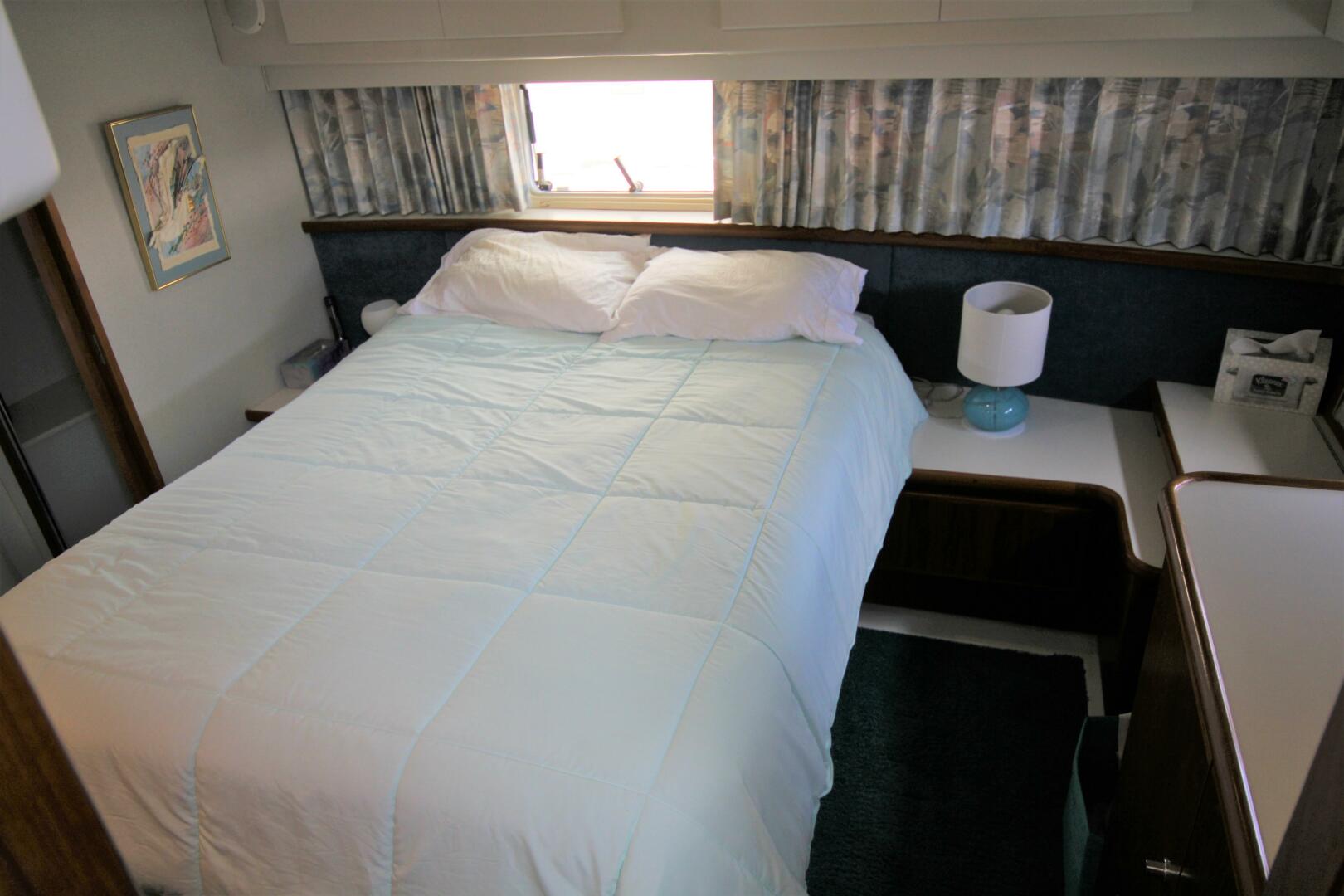 Slide: The Image of Carver 440 Aft Cabin Motoryacht 1994 - 5181738