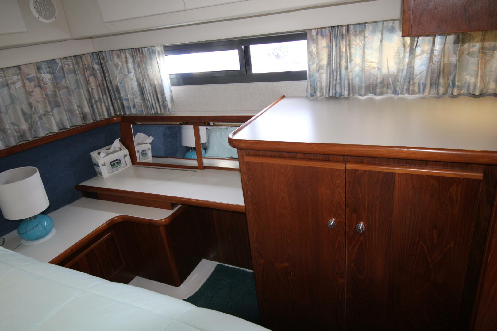 Slide: The Image of Carver 440 Aft Cabin Motoryacht 1994 - 5181740