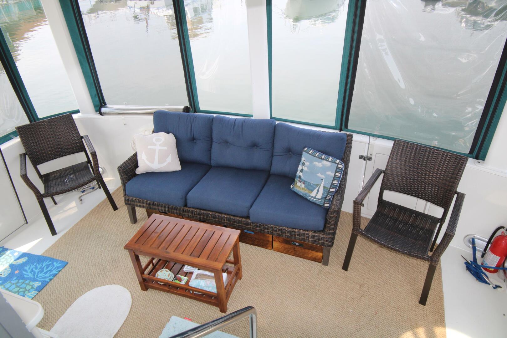 Slide: The Image of Carver 440 Aft Cabin Motoryacht 1994 - 5181748