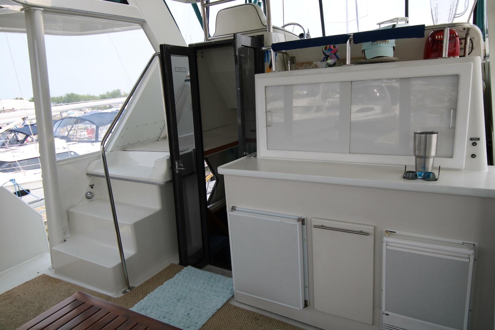 Slide: The Image of Carver 440 Aft Cabin Motoryacht 1994 - 5181749