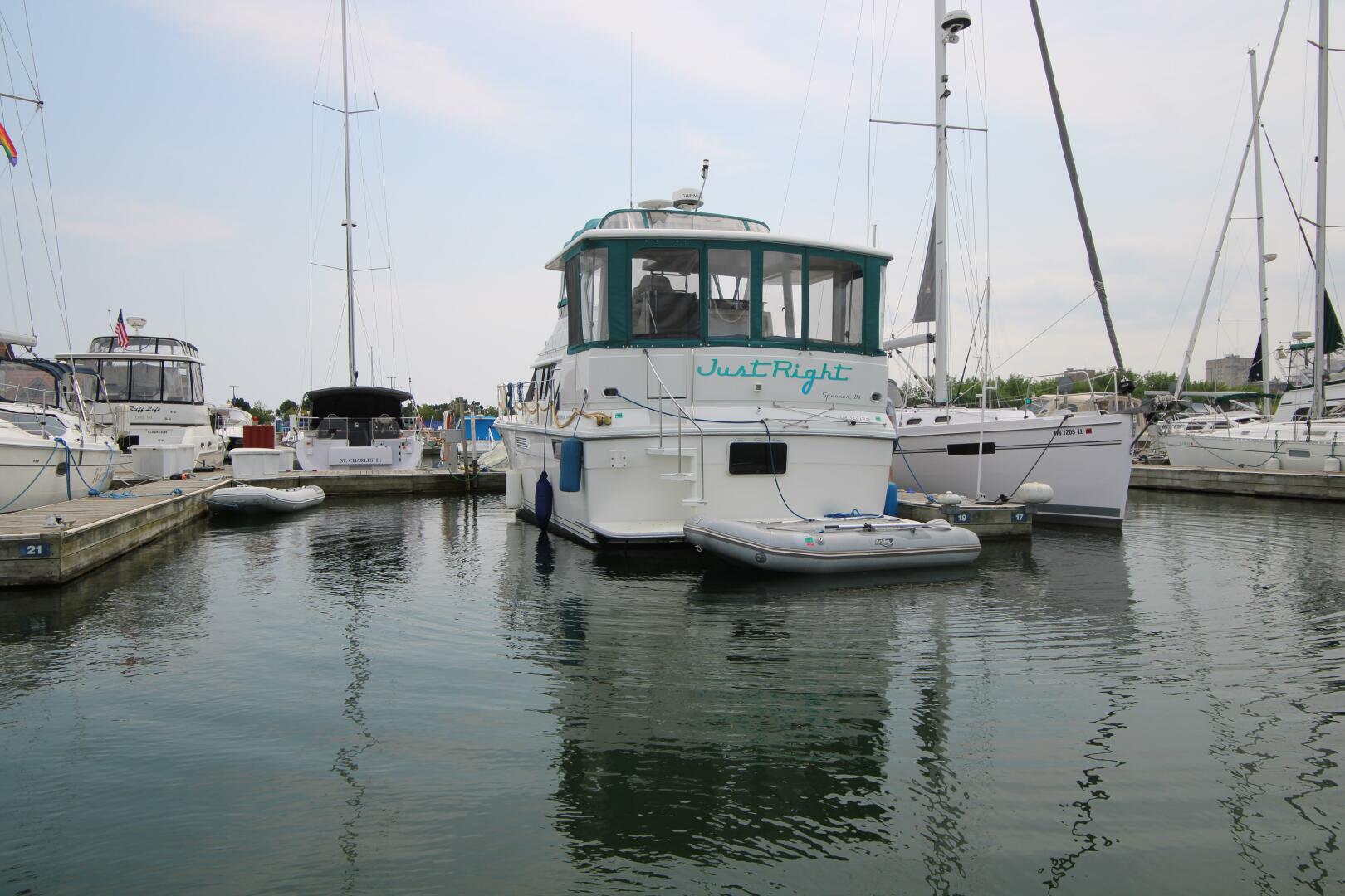 Slide: The Image of Carver 440 Aft Cabin Motoryacht 1994 - 5181755