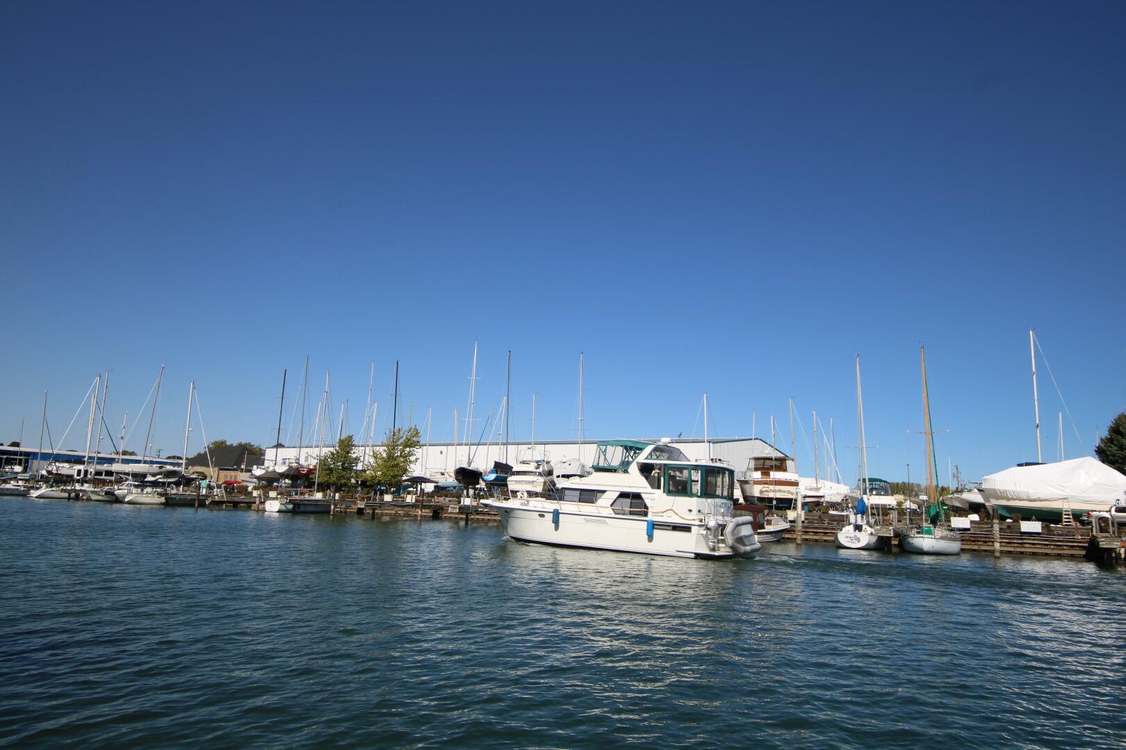 Slide: The Image of Carver 440 Aft Cabin Motoryacht 1994 - 5181763