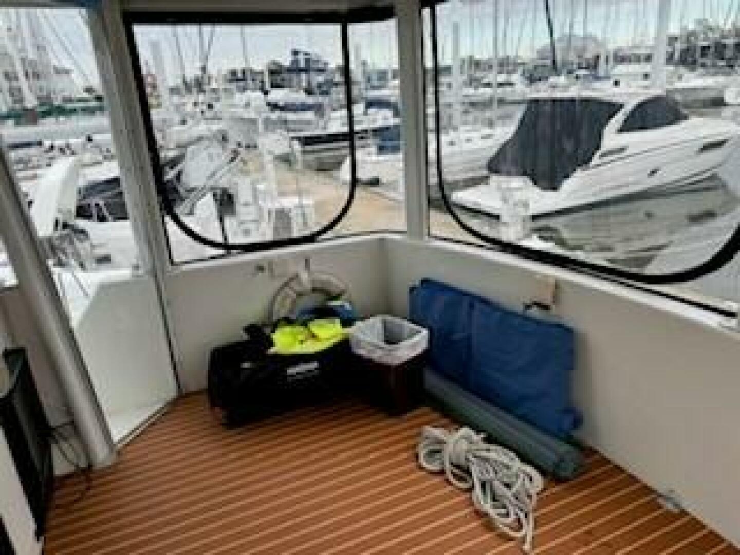 Slide: The Image of Carver 440 Aft cabin Motor yacht 1995 - 4966617