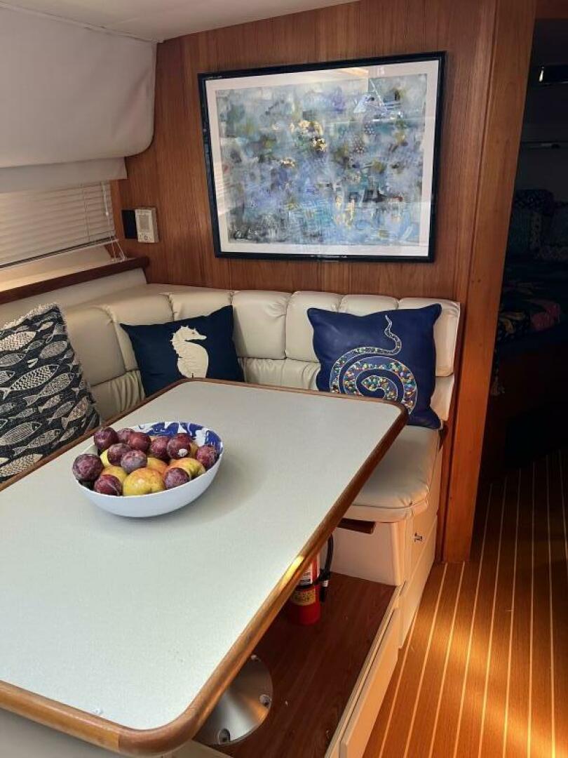 Slide: The Image of Carver 440 Aft cabin Motor yacht 1995 - 5318540