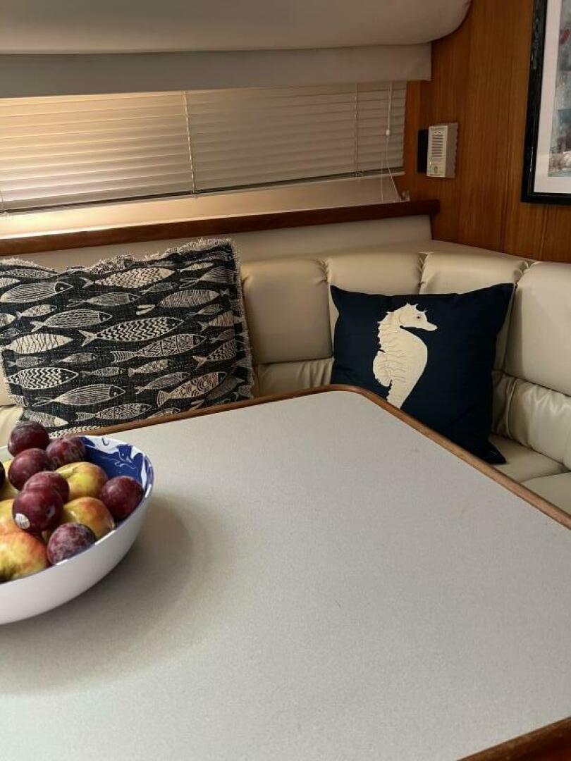 Slide: The Image of Carver 440 Aft cabin Motor yacht 1995 - 5318541