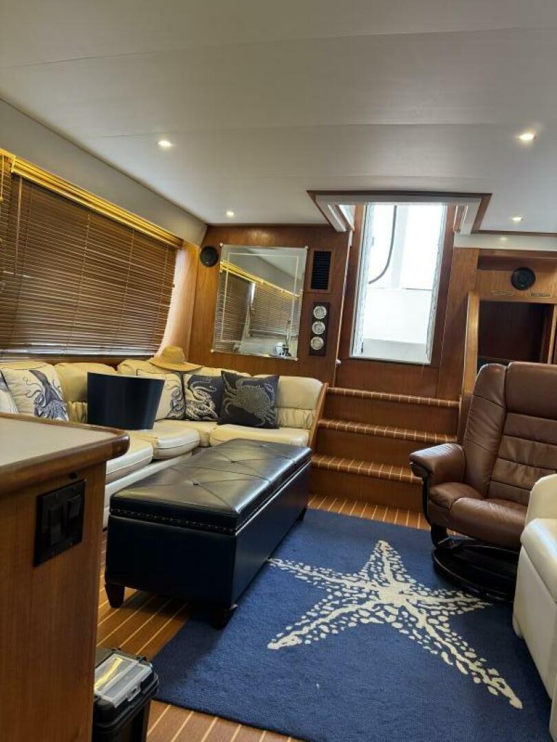 Slide: The Image of Carver 440 Aft cabin Motor yacht 1995 - 4966618
