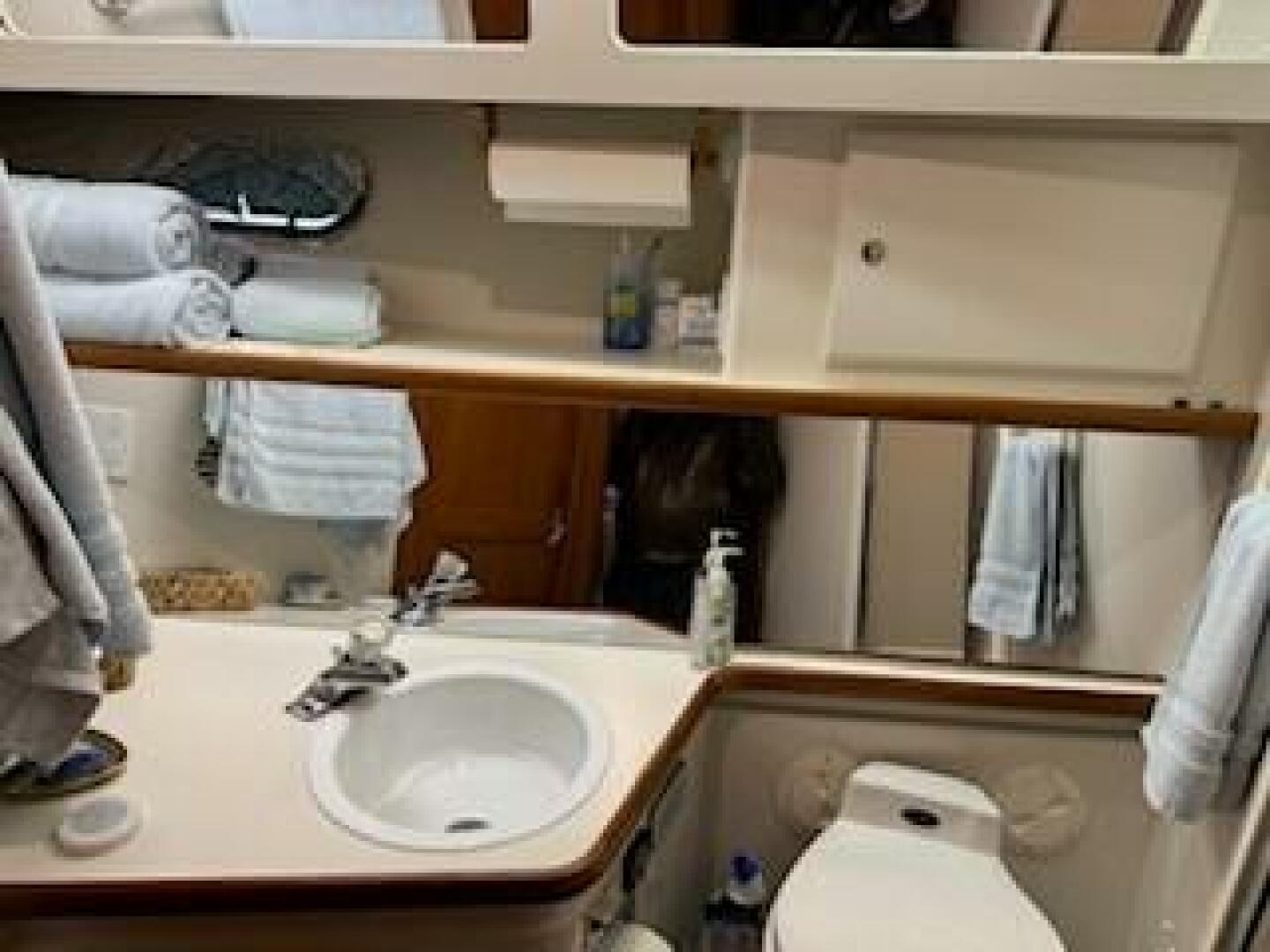 Slide: The Image of Carver 440 Aft cabin Motor yacht 1995 - 4966640