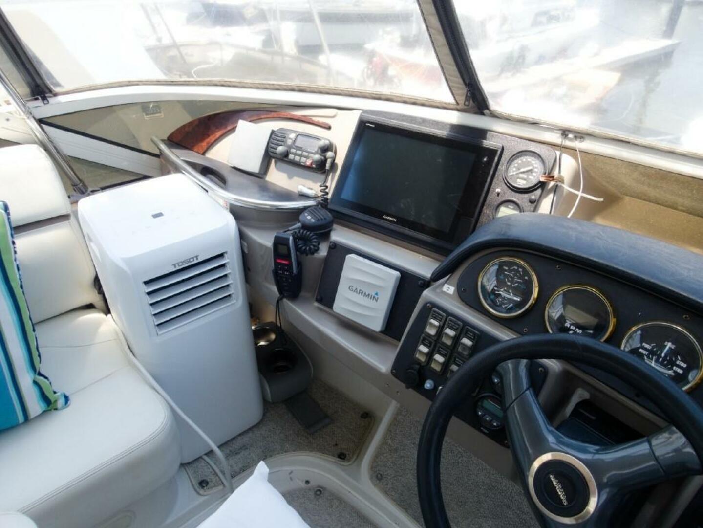 Slide: The Image of Carver 444 Cockpit Motor Yacht 2001 - 4460280